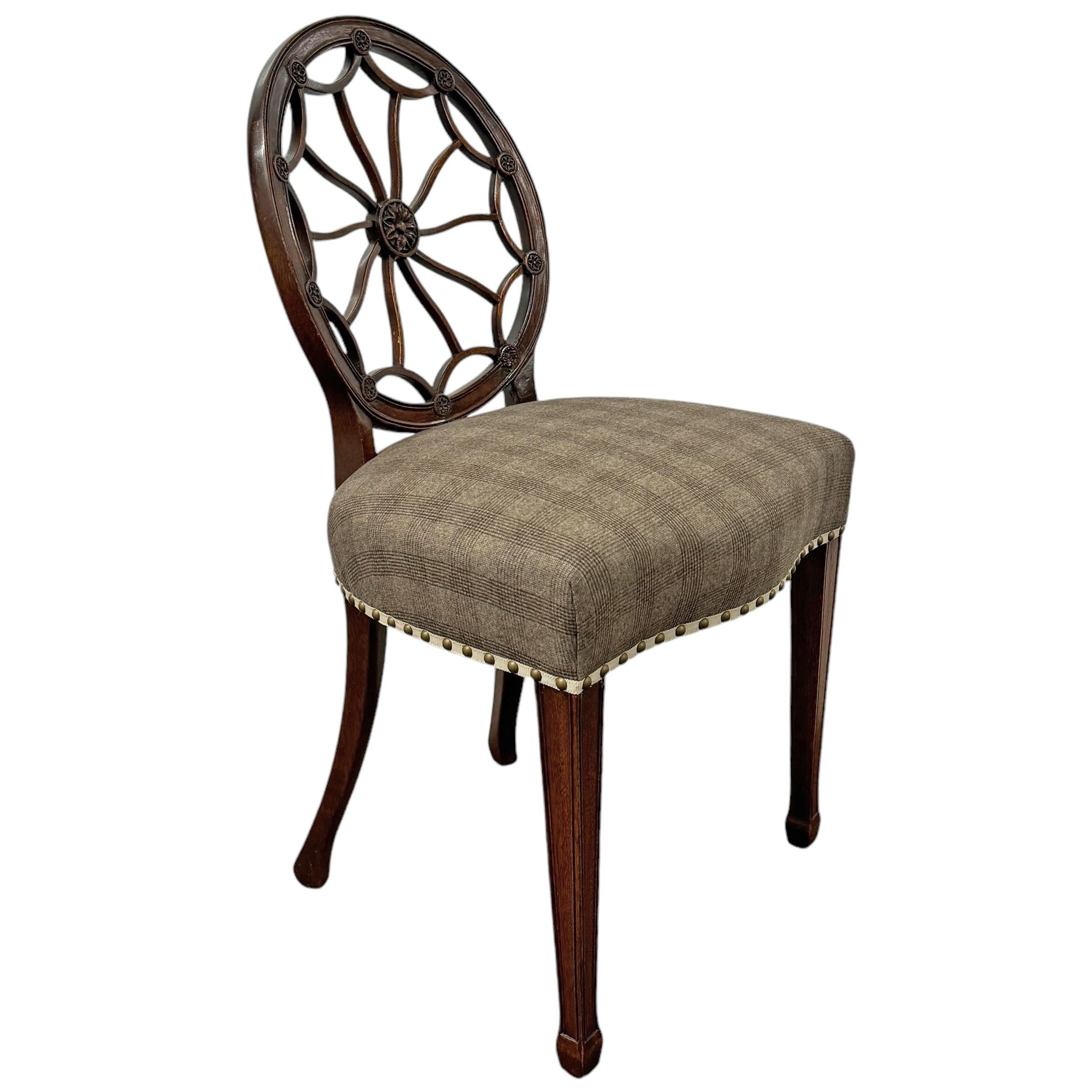 Pair of 19th Century Hepplewhite Style Spiderweb Back Chairs In Good Condition In Chicago, IL