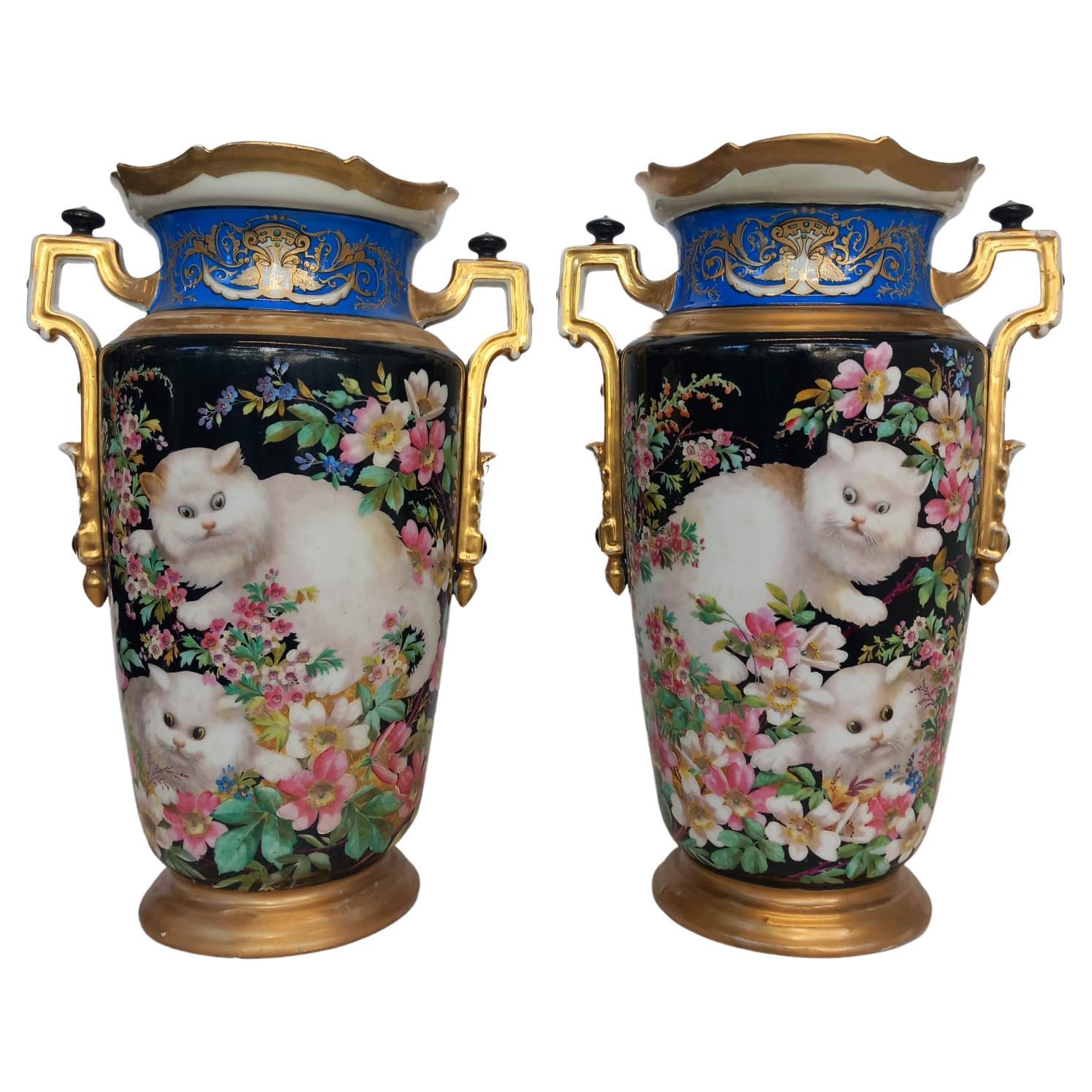 Paire de vases parisiens très décoratifs du 19e siècle  en vente