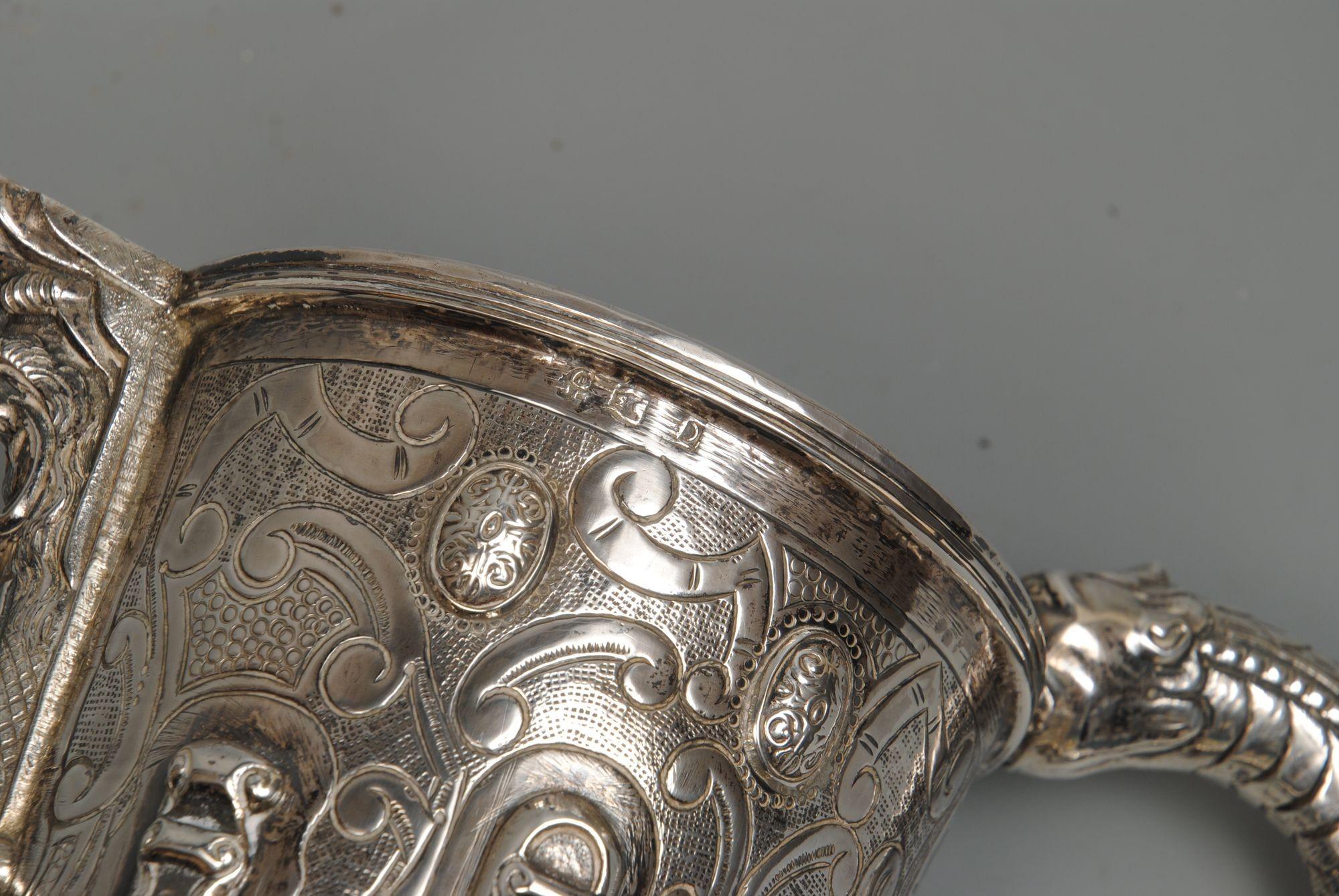 Coppia di spremiagrumi ispanici d'argento del XIX secolo In condizioni buone in vendita a Lincolnshire, GB