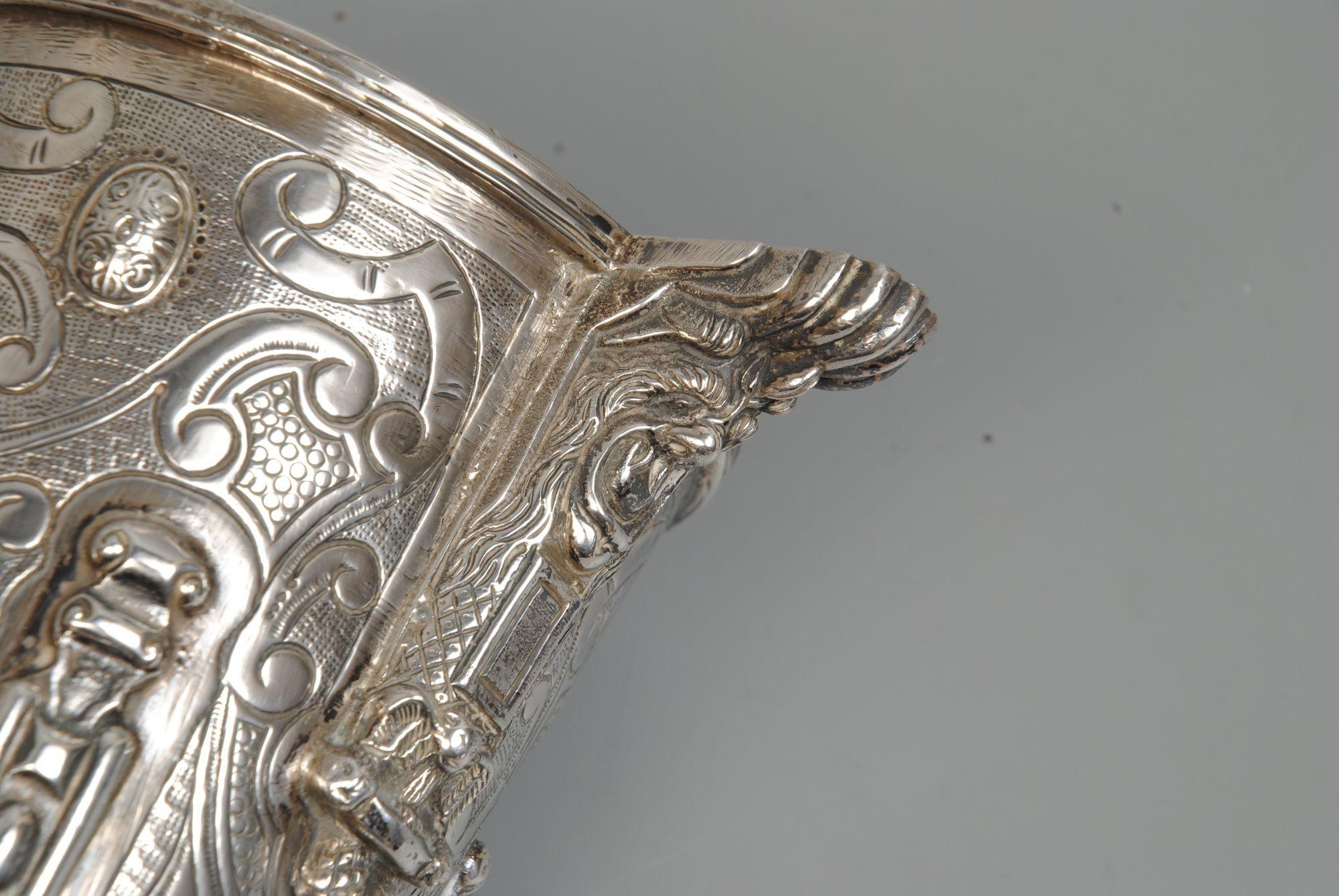 Argento Coppia di spremiagrumi ispanici d'argento del XIX secolo in vendita