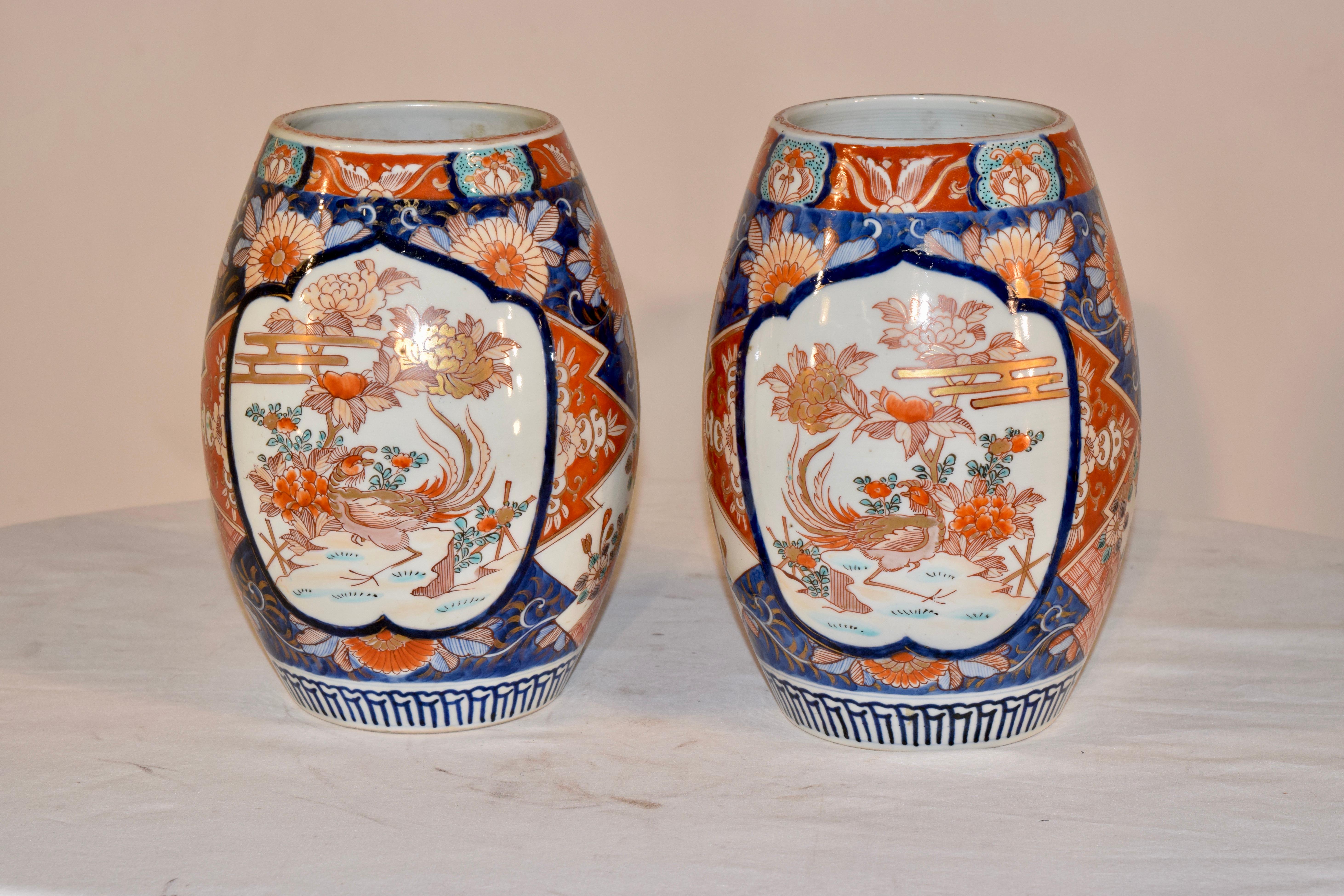 Japanese Pair of 19th Century Imari Vases For Sale