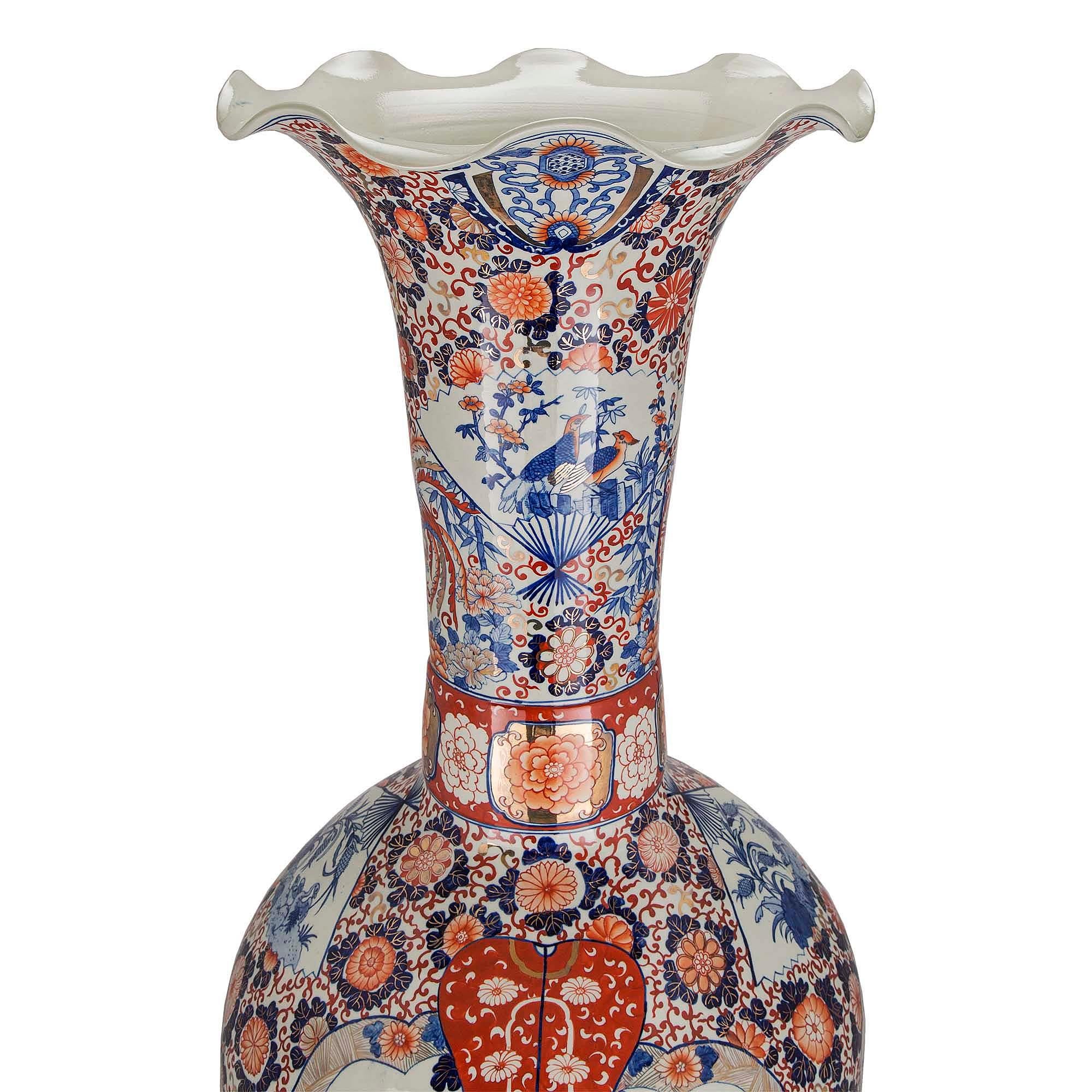 Pair of 19th Century Imari Vases For Sale 1