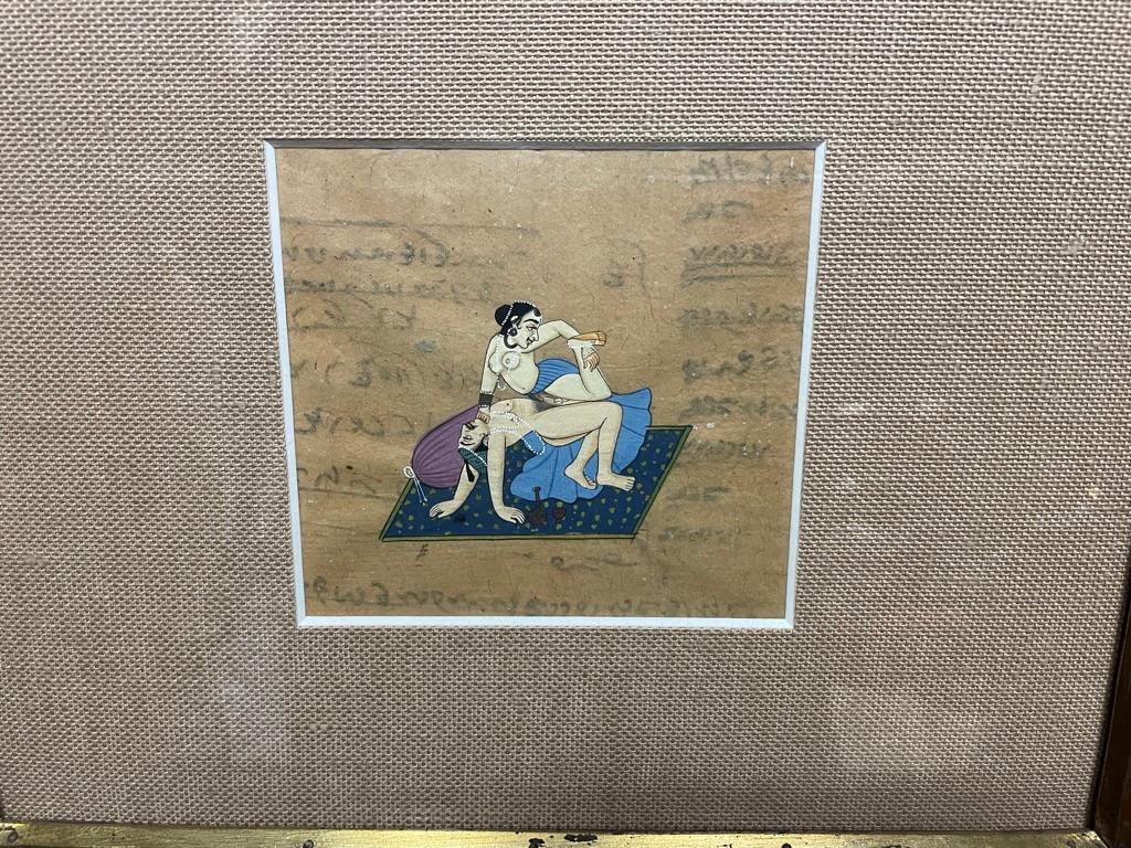 Pareja de gouaches tántricos eróticos del Kama Sutra indio del siglo XIX en marco calado Angloindio en venta