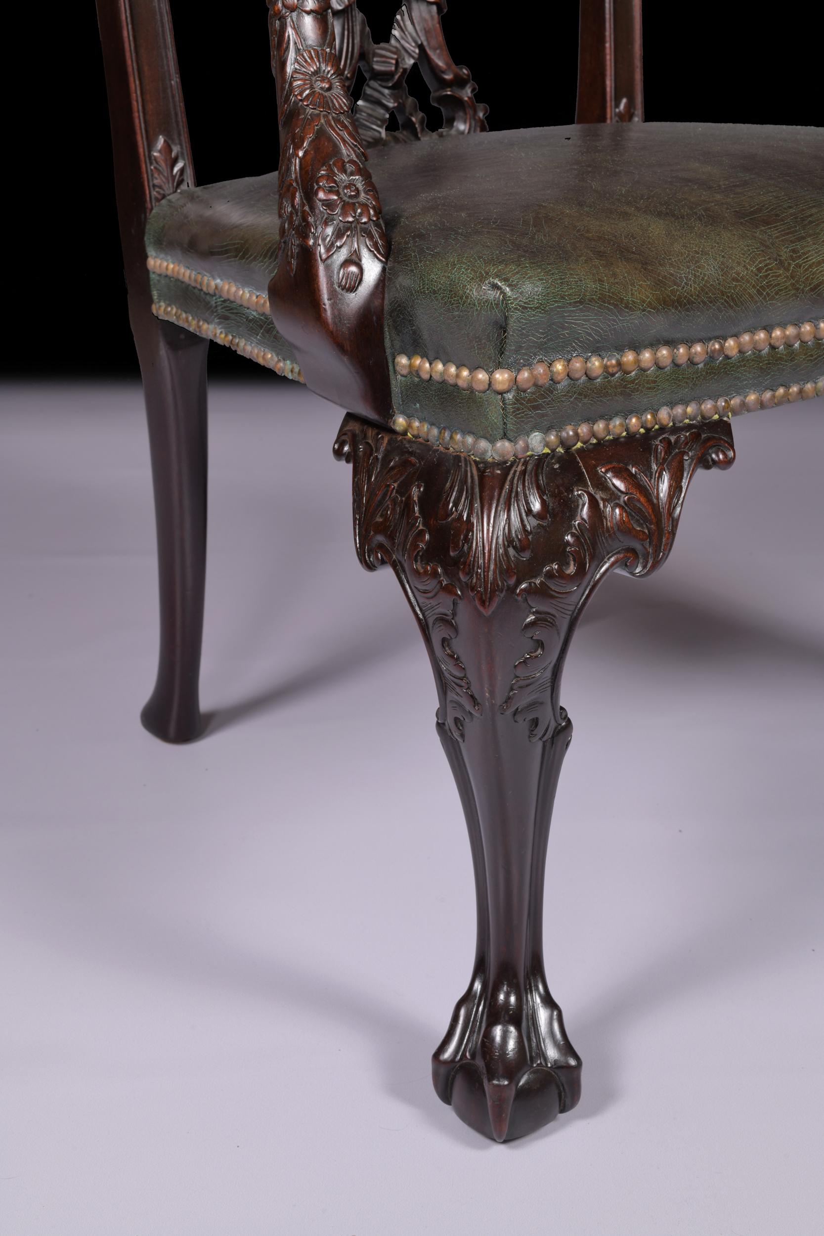 Ein Paar irische Chippendale-Sessel im George-III-Stil des 19. Jahrhunderts im Angebot 4