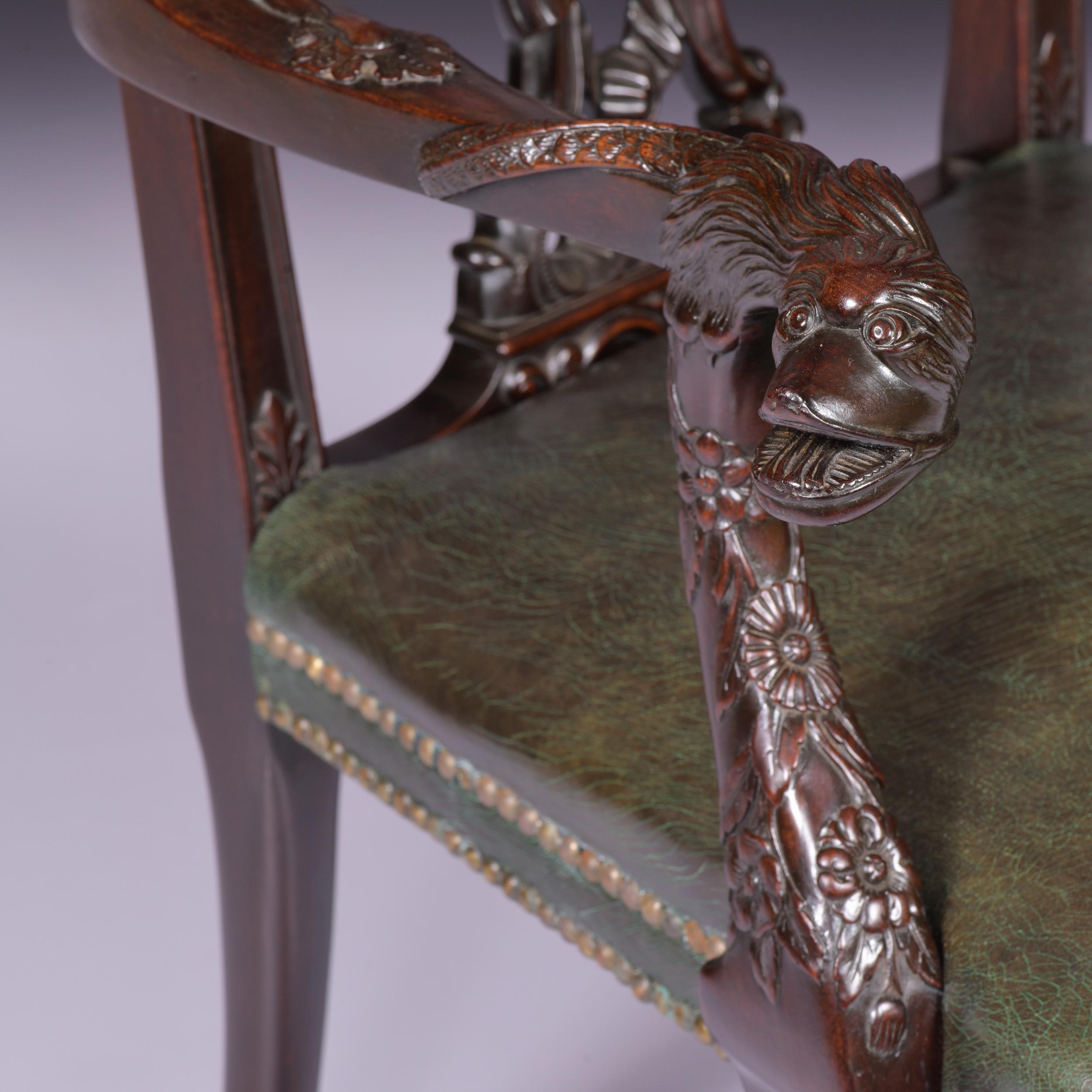 Ein Paar irische Chippendale-Sessel im George-III-Stil des 19. Jahrhunderts im Angebot 5