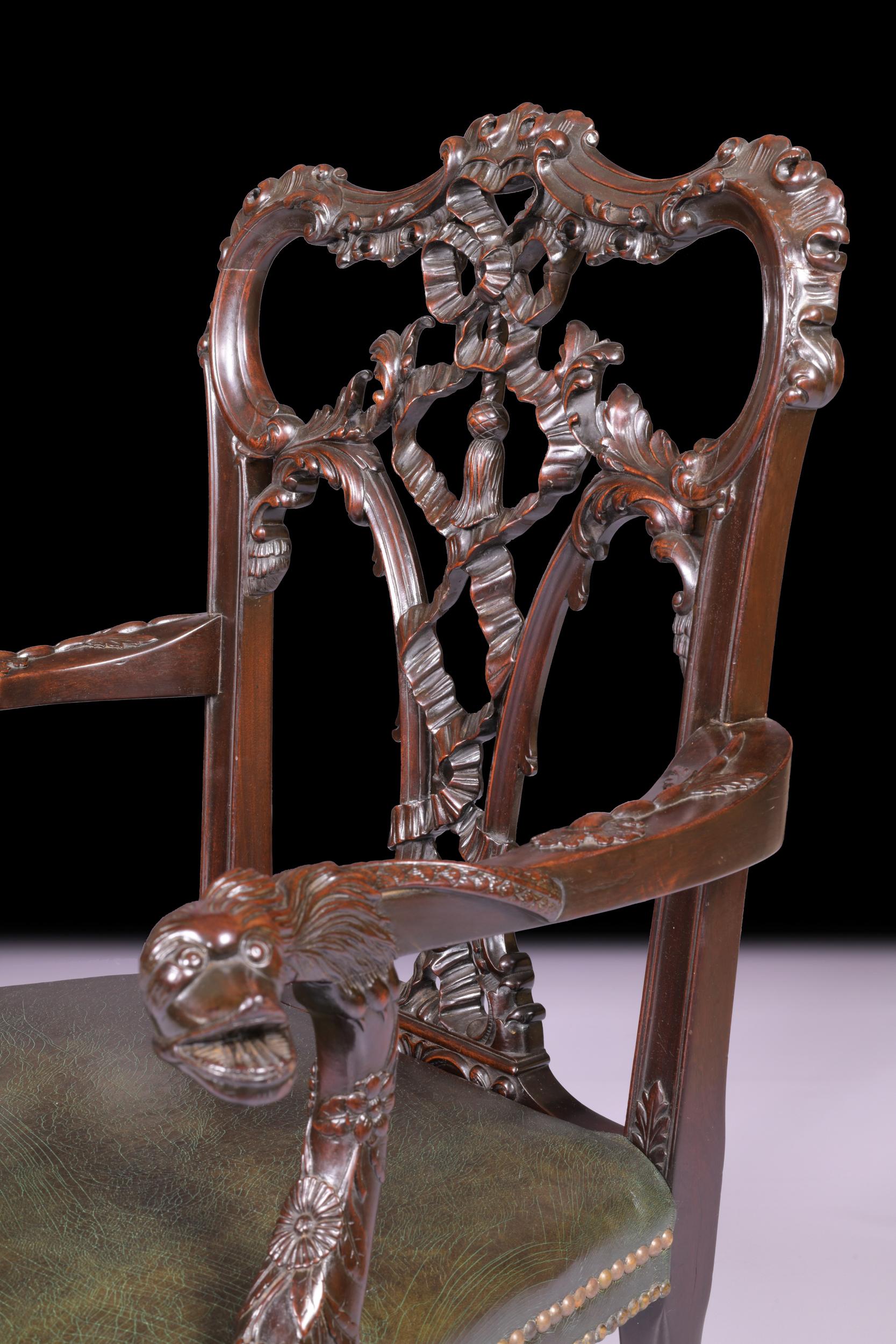 Ein Paar irische Chippendale-Sessel im George-III-Stil des 19. Jahrhunderts im Angebot 1