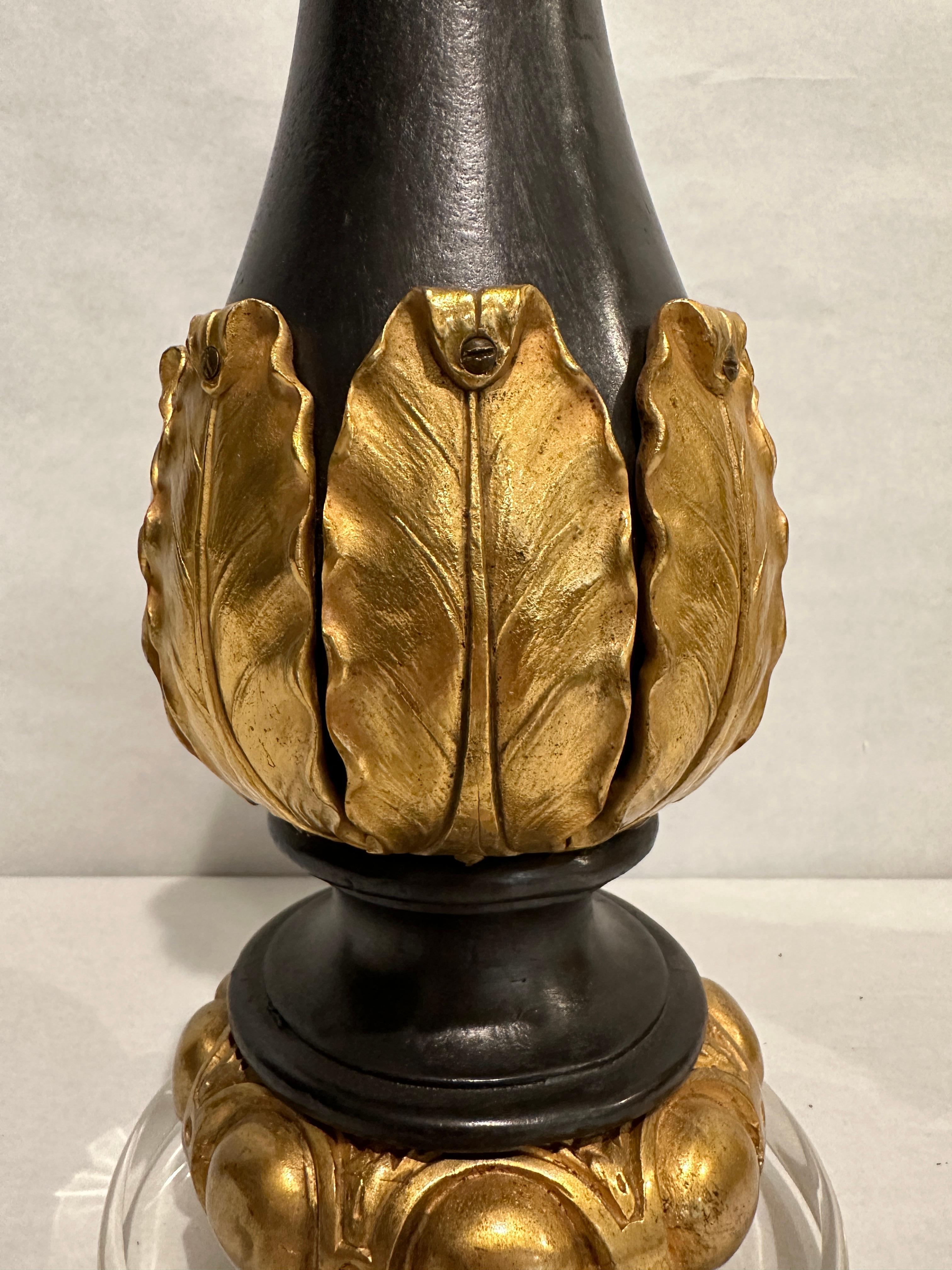 Paar Lampen in Balusterform aus Eisen und vergoldeter Bronze aus dem 19. Jahrhundert (Vergoldung) im Angebot