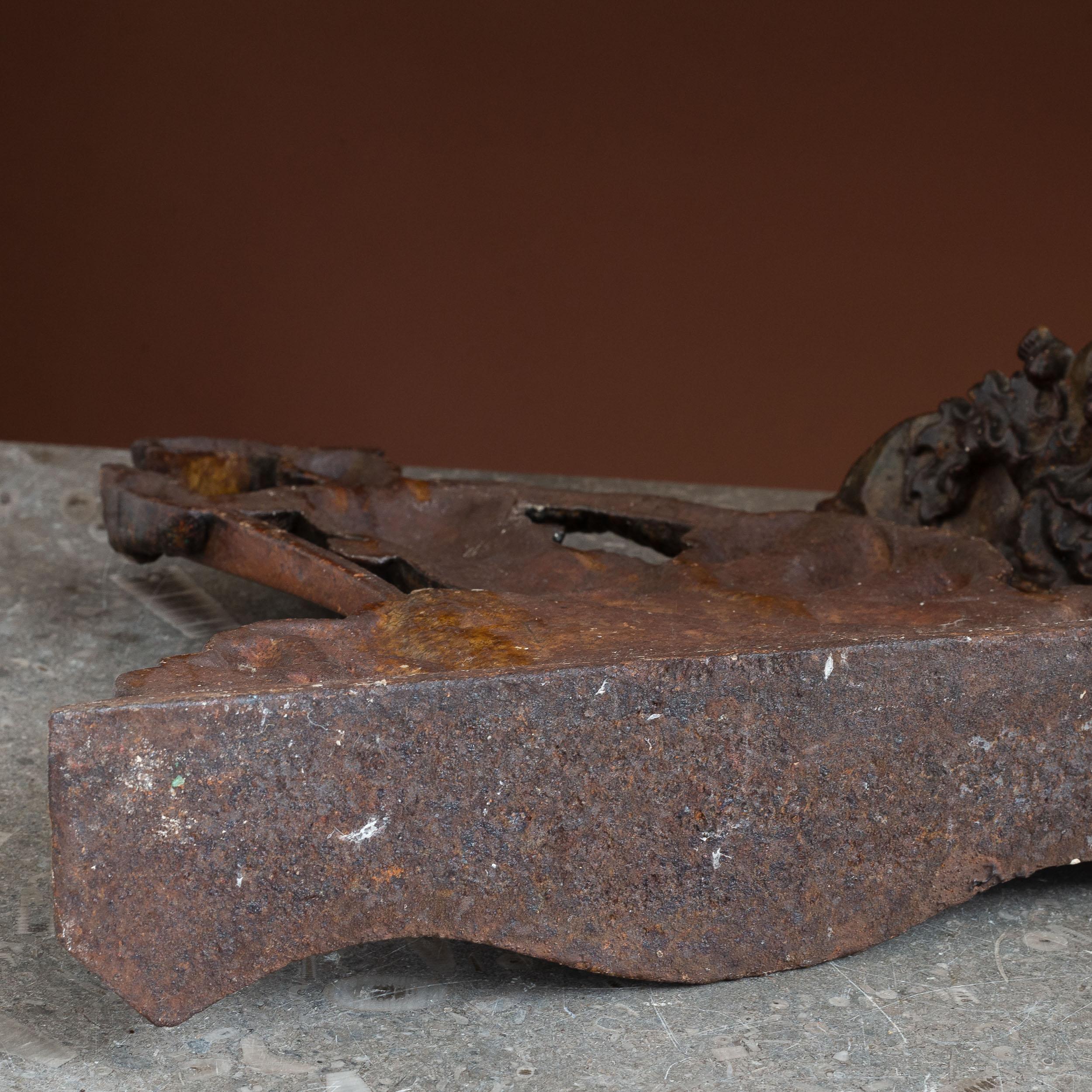 Coppia di porte in ferro del XIX secolo raffiguranti un soldato scozzese in vendita 8