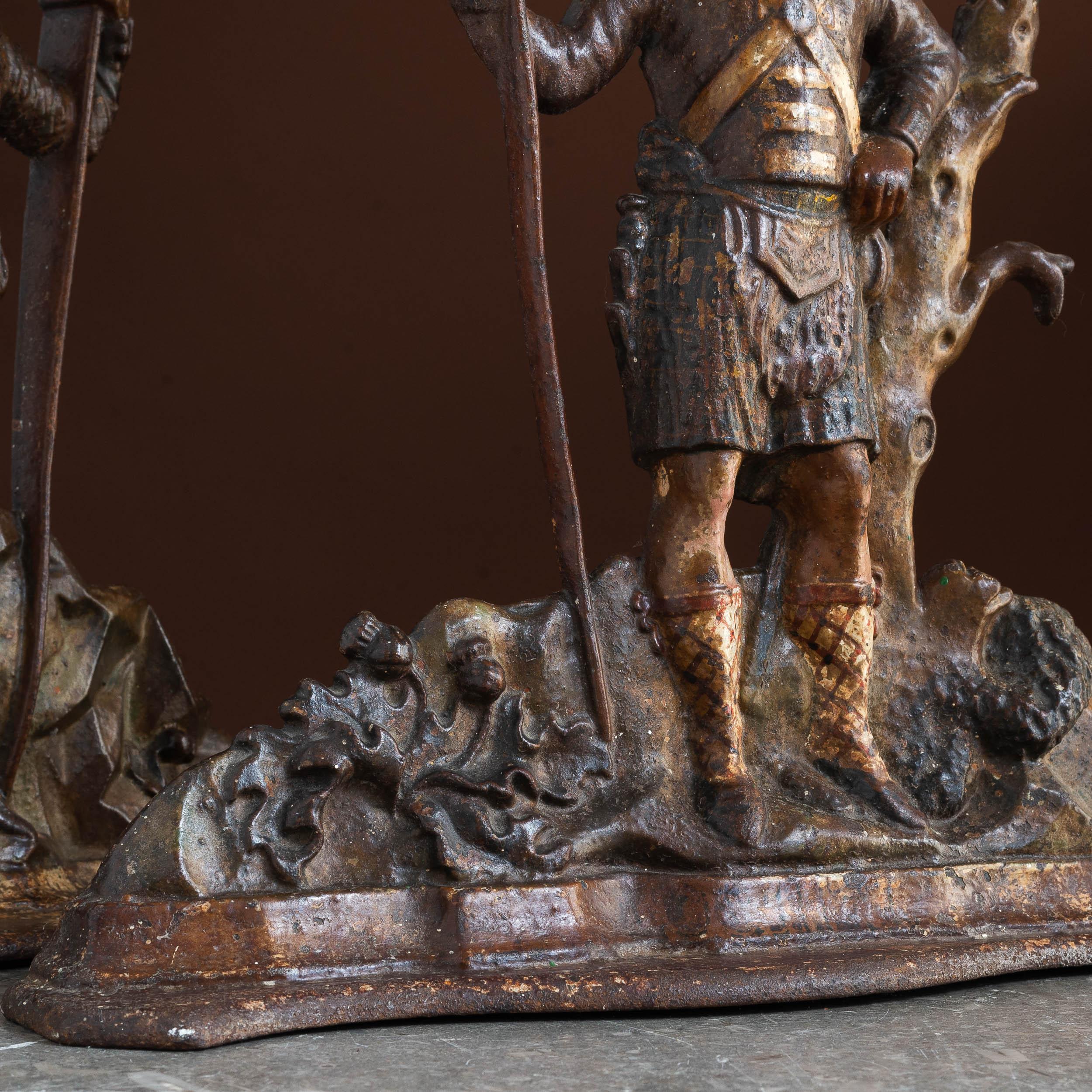Calco Coppia di porte in ferro del XIX secolo raffiguranti un soldato scozzese in vendita
