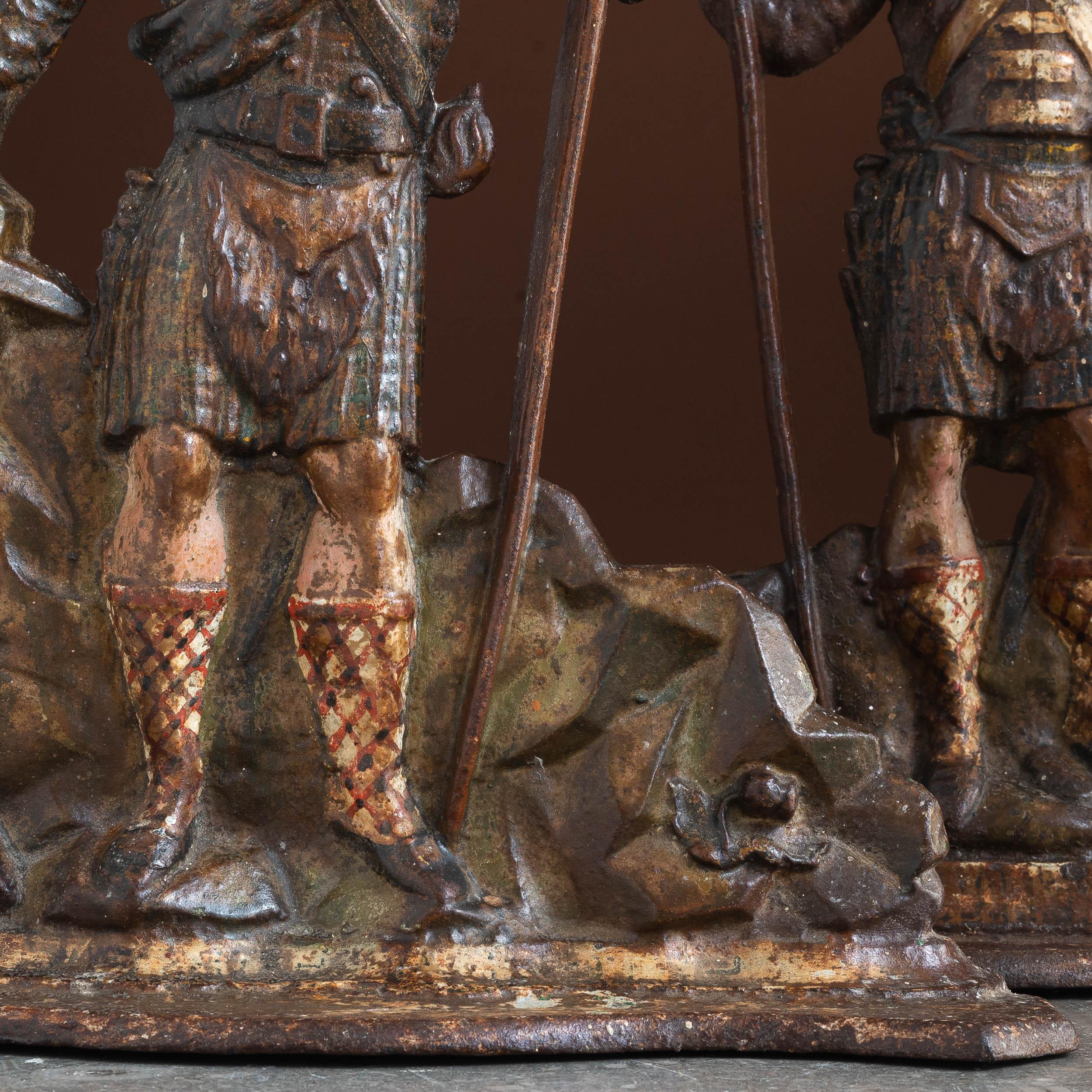 Coppia di porte in ferro del XIX secolo raffiguranti un soldato scozzese In condizioni buone in vendita a London, GB
