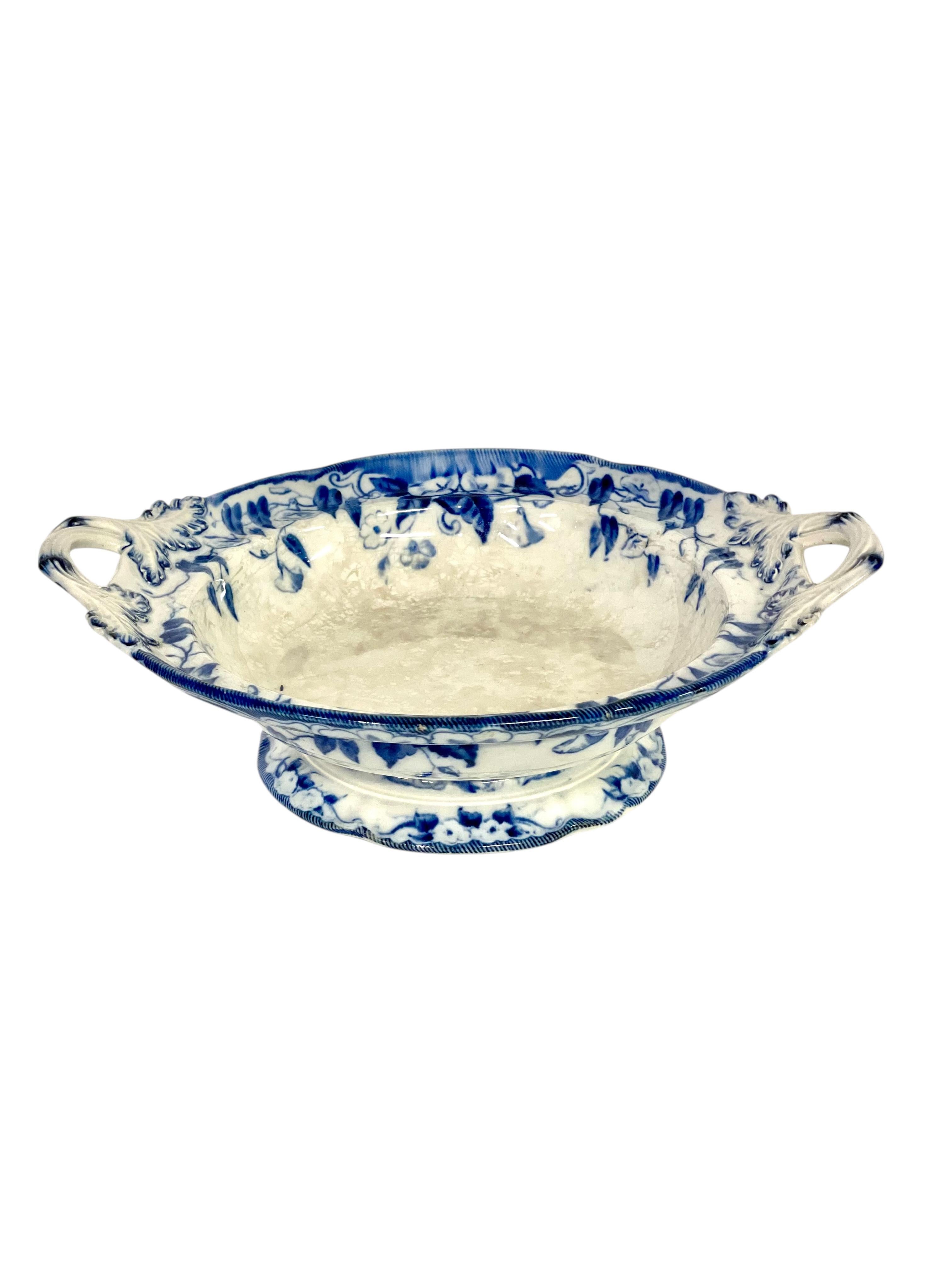 Pareja de compotiers de hierro blanco y azul del siglo XIX, de Creil et Montereau Piedra de hierro en venta