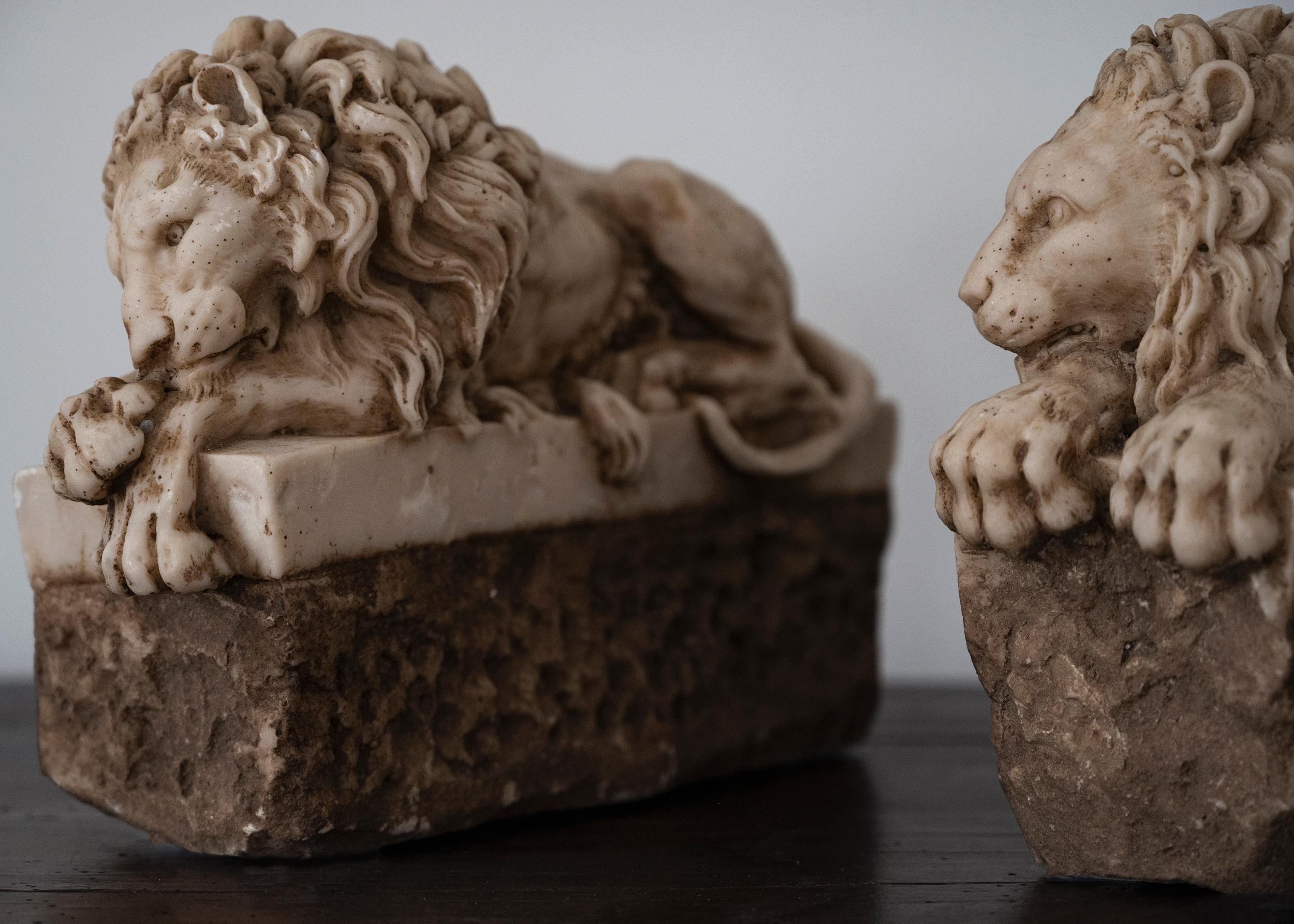 Hand-Crafted Pair of 19th Century Italian Alabaster Lions after Antonio Canova