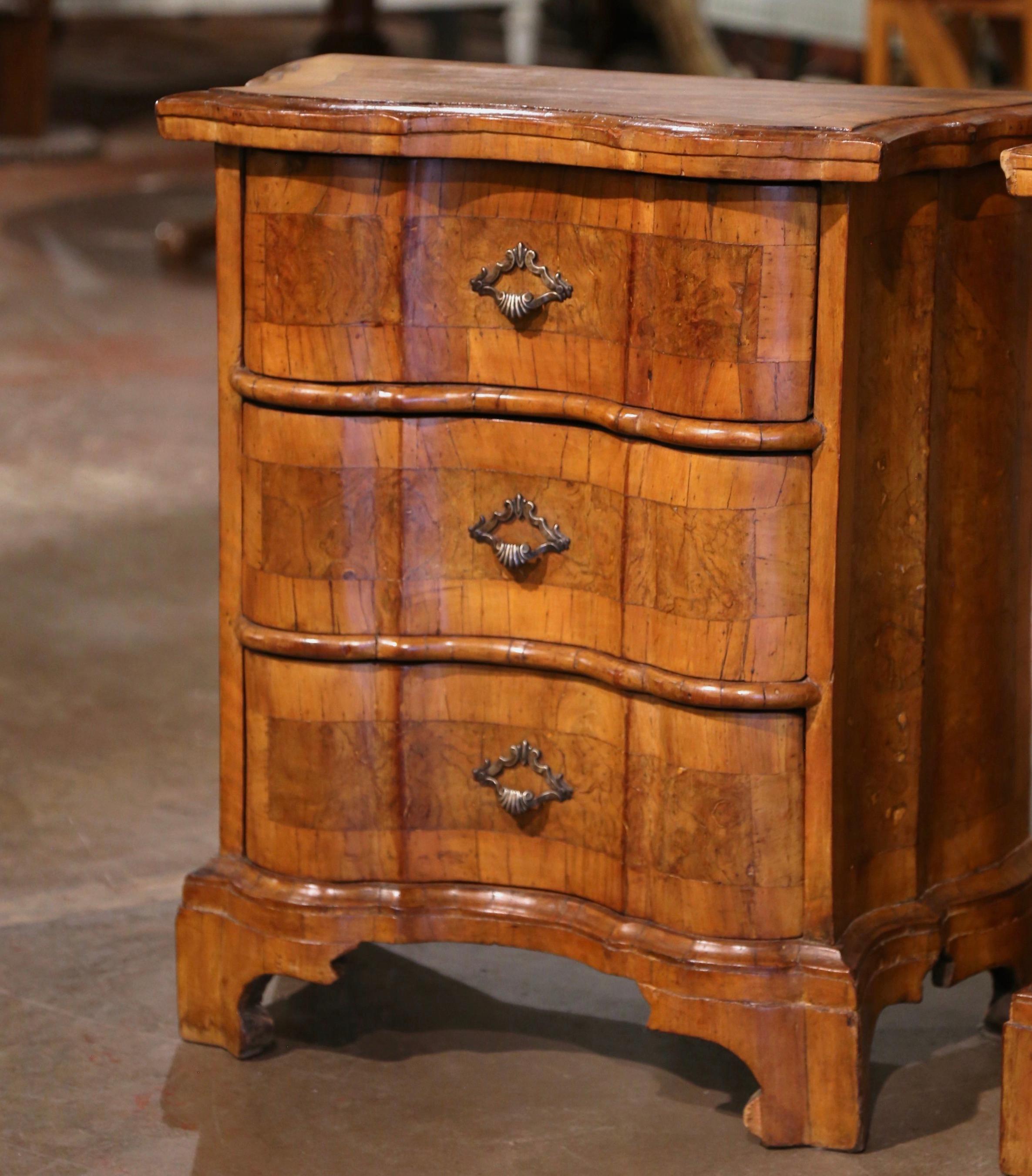 Pair of 19th Century Italian Baroque Walnut Marquetry Bedside Tables Nightstands In Excellent Condition In Dallas, TX