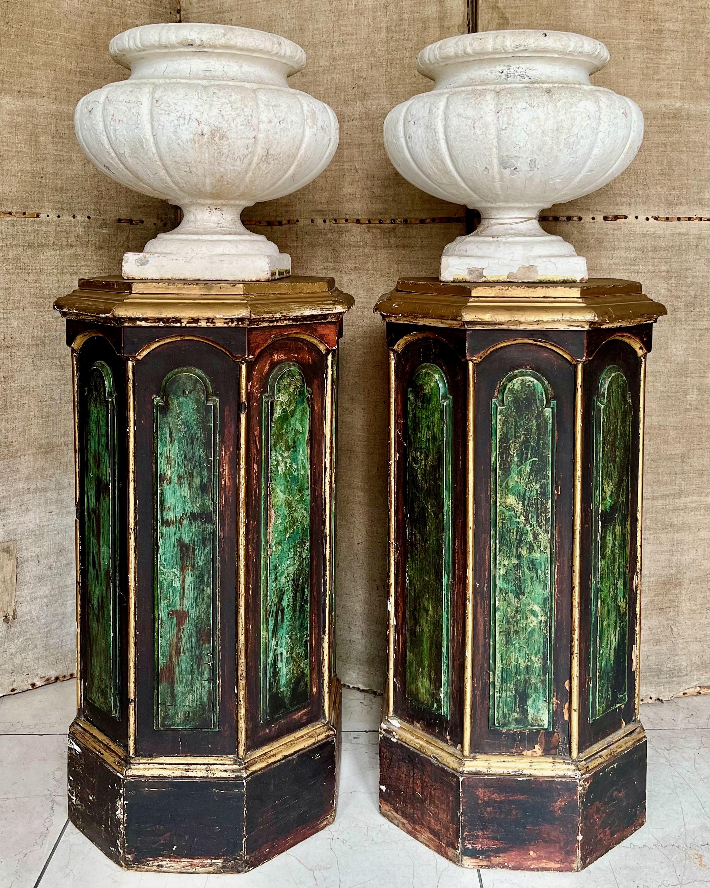 Pair of 19th century Italian Bust Stands/Pedestals For Sale 2