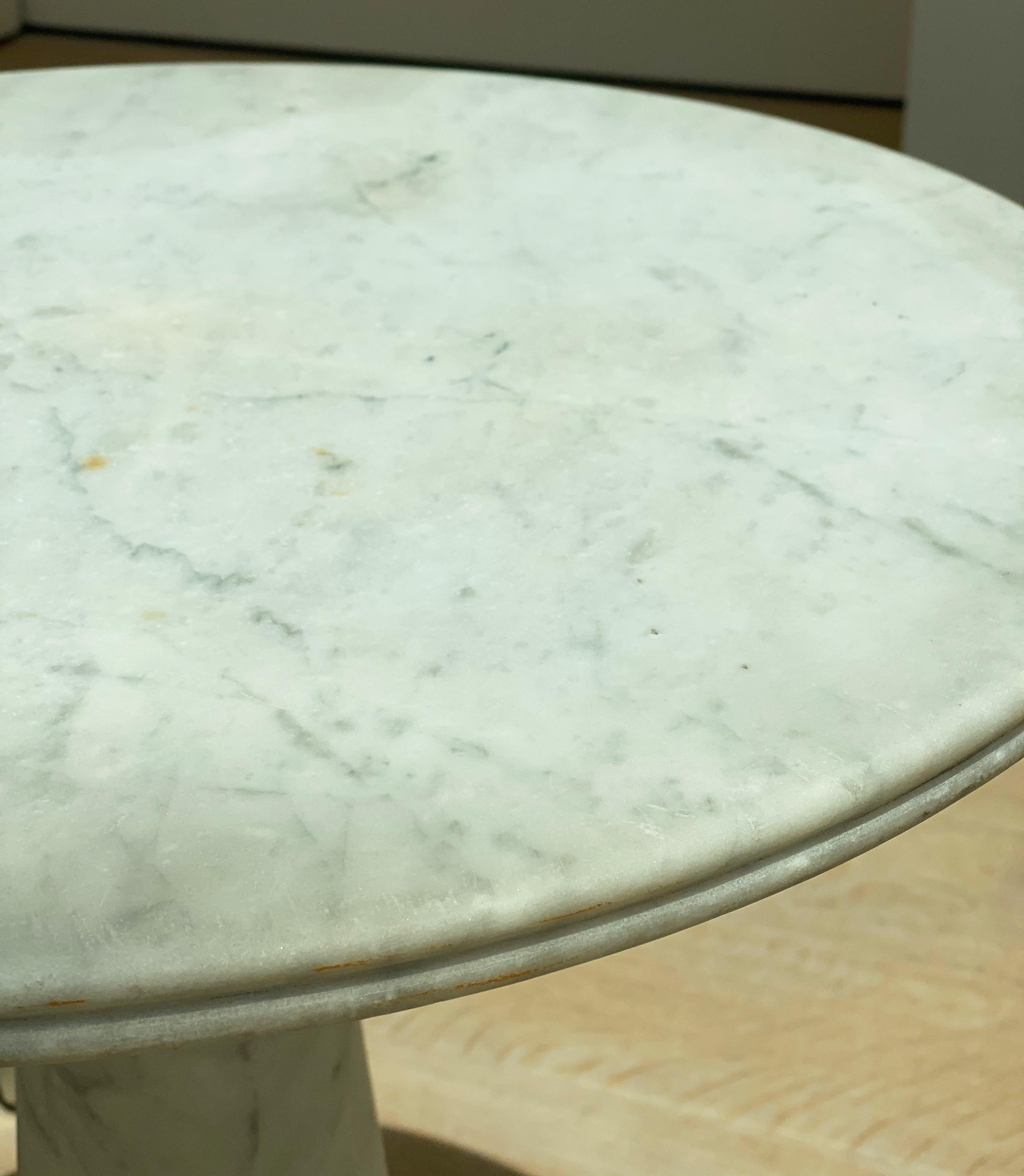 Paire de tables de jardin italiennes du 19ème siècle en marbre de Carrare en vente 10