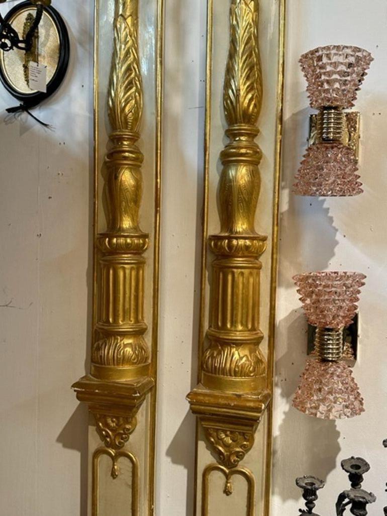 Pair of 19th Century Italian Carved and Parcel Gilt Columns In Good Condition For Sale In Dallas, TX