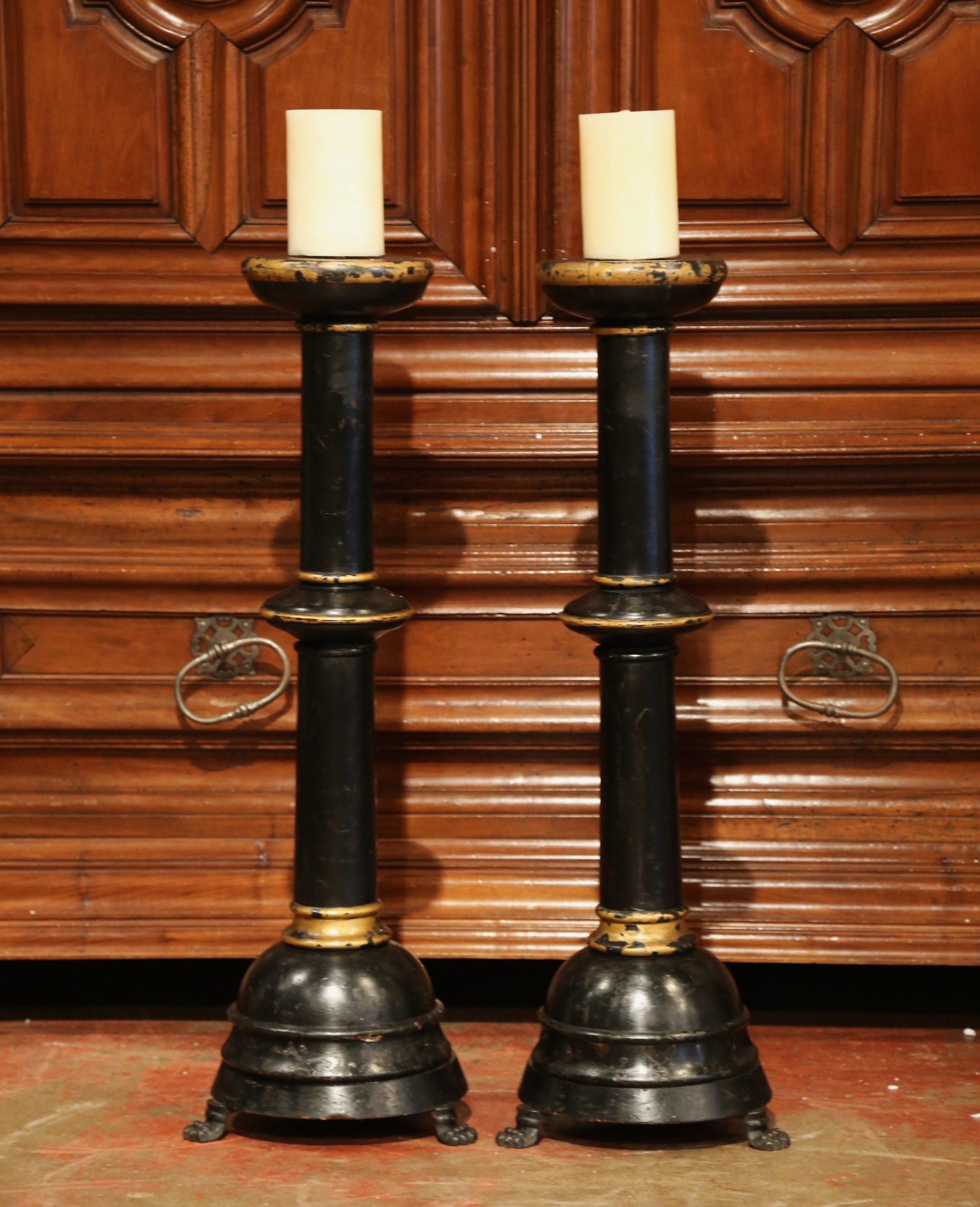 Pair of 19th Century Italian Carved Blackened and Gilt Candlesticks For Sale 1