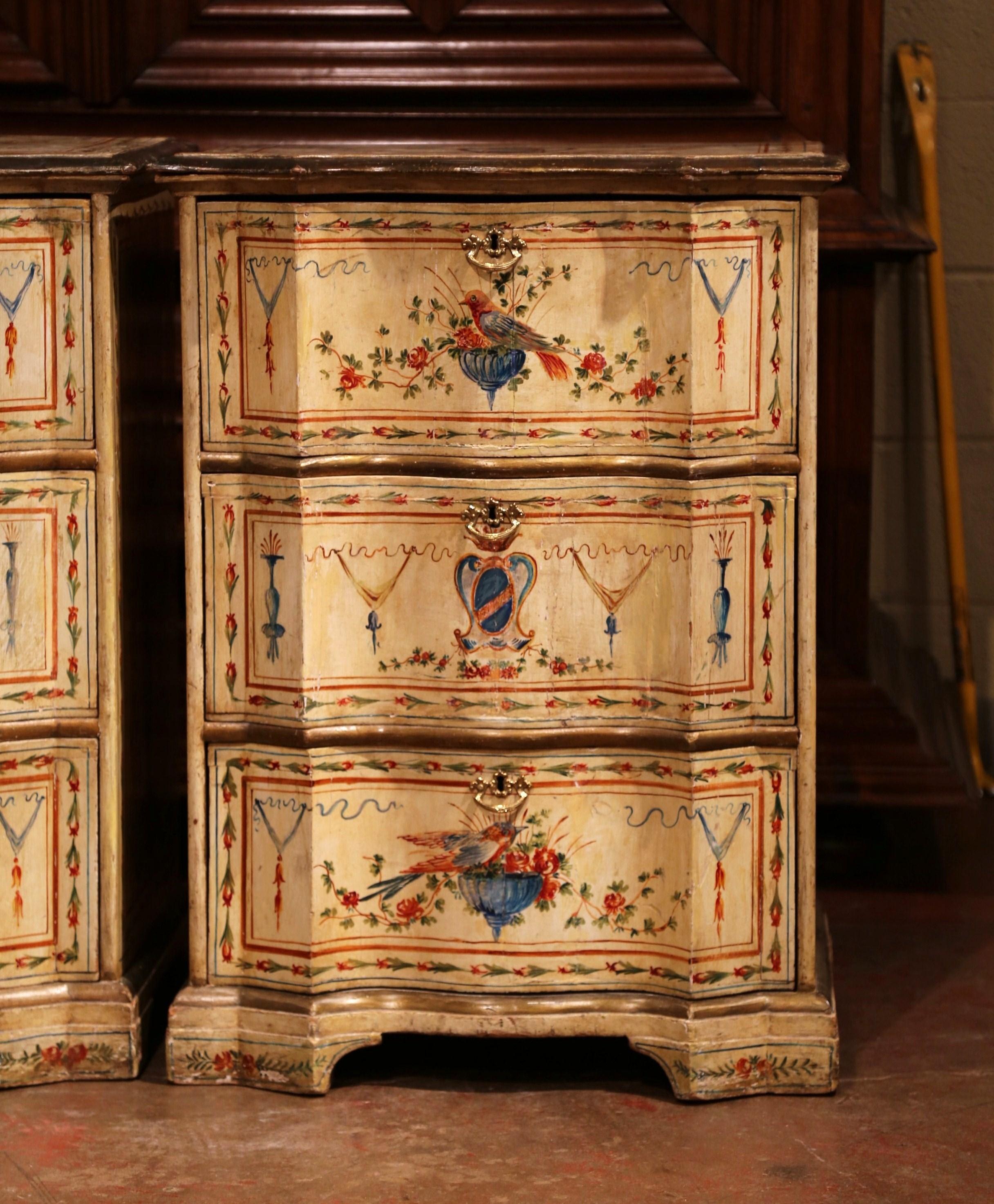 Pair of 19th Century Italian Carved Painted Chests of Drawers with Bird Decor In Excellent Condition In Dallas, TX