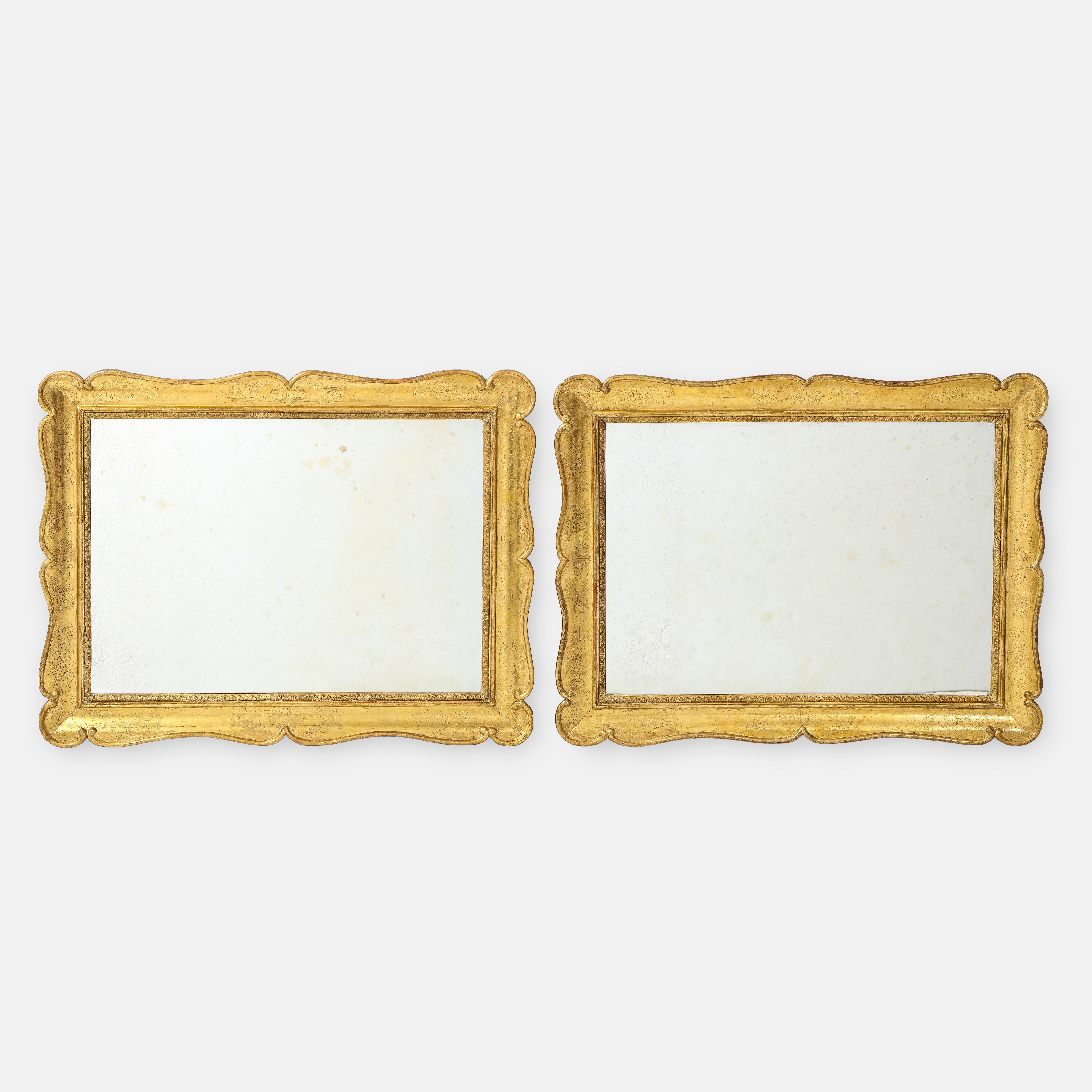Pair of 19th Century Italian Carved Giltwood Mirrors For Sale 6