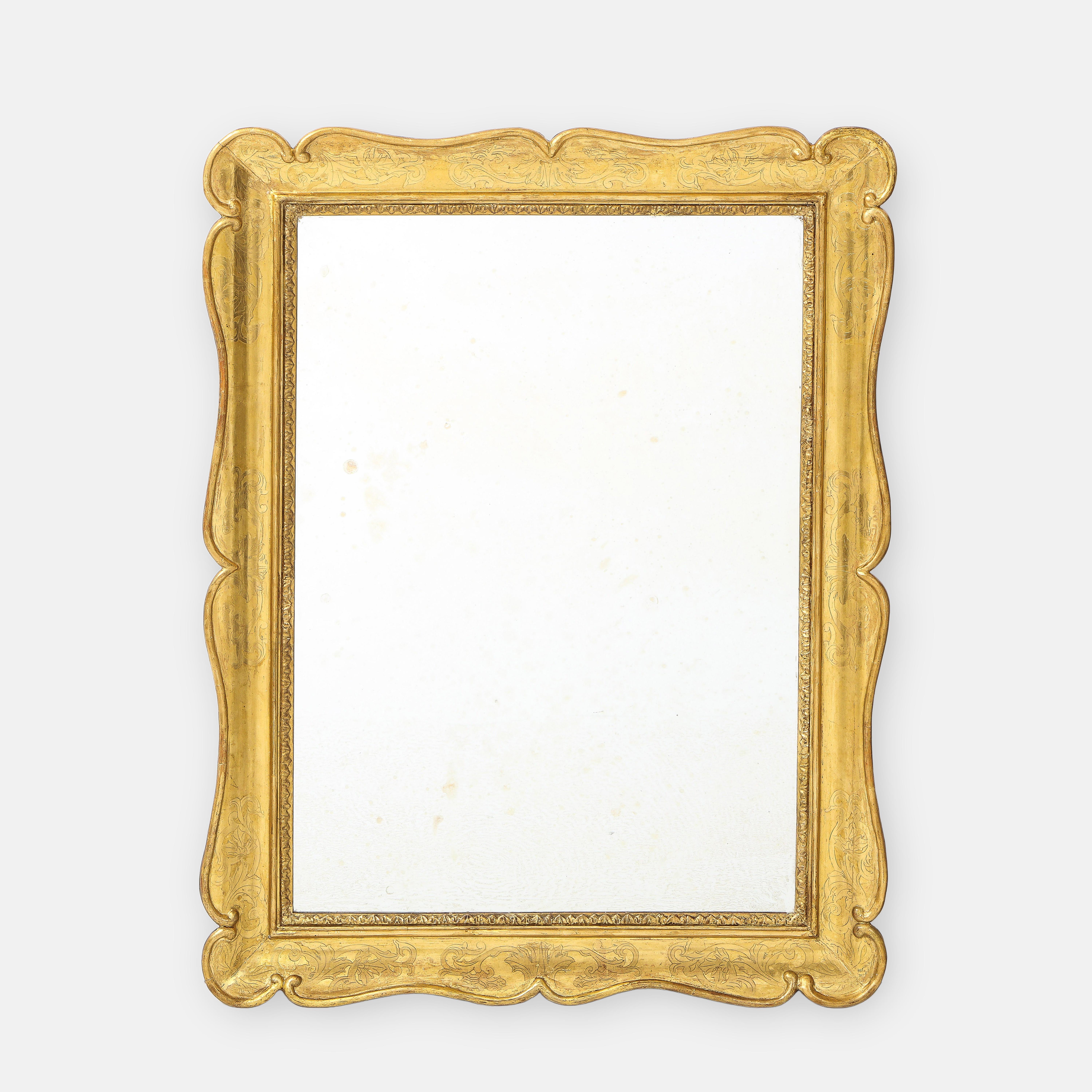 Pair of 19th Century Italian Carved Giltwood Mirrors In Good Condition For Sale In New York, NY