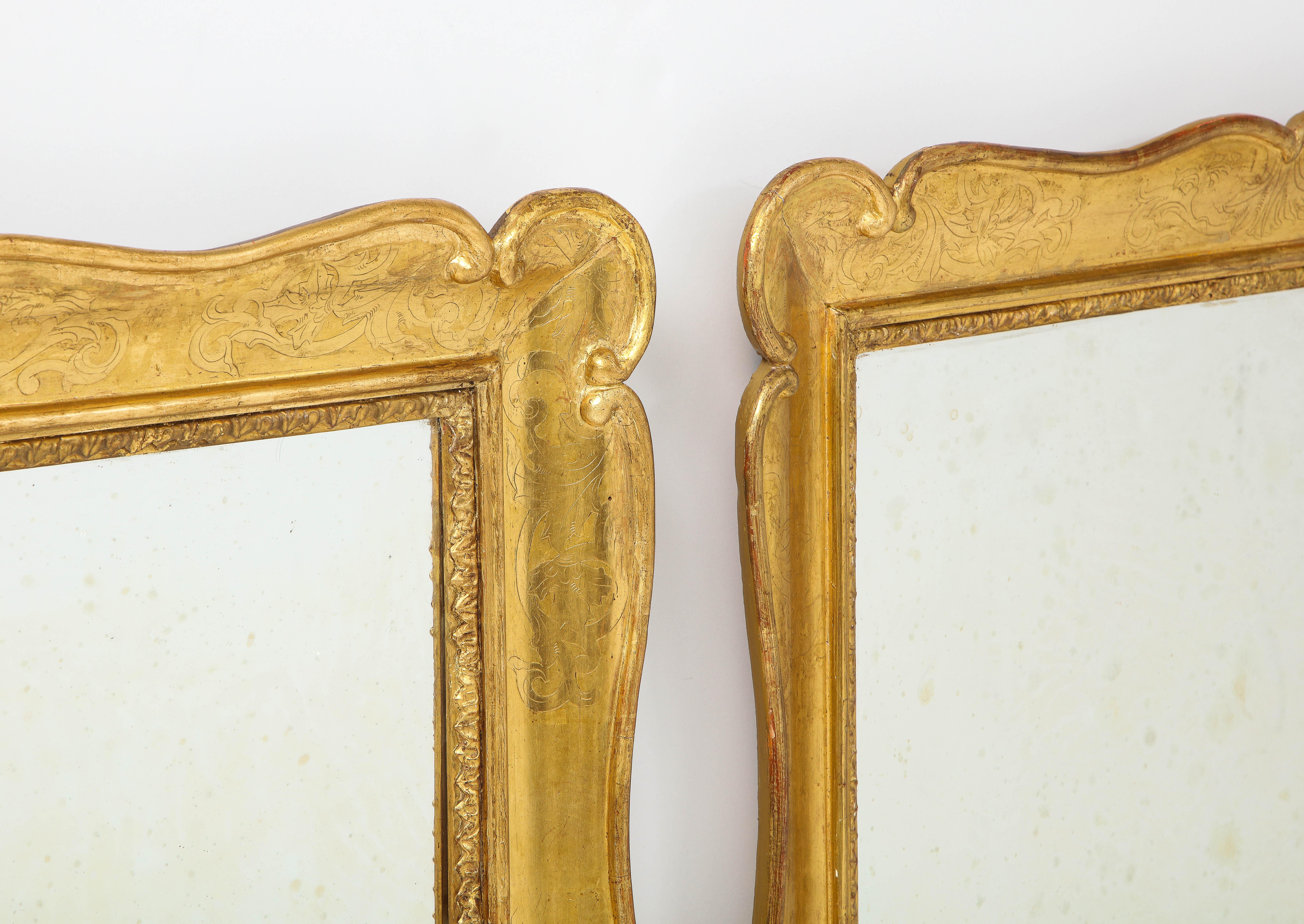 Pair of 19th Century Italian Carved Giltwood Mirrors For Sale 3
