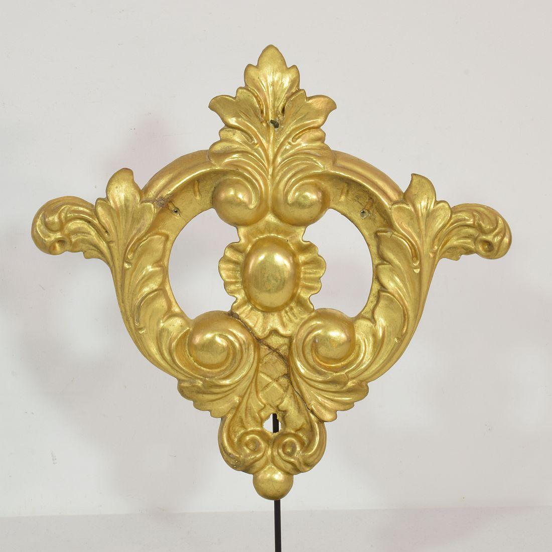 Pair of 19th Century Italian Carved Giltwood Ornaments 7