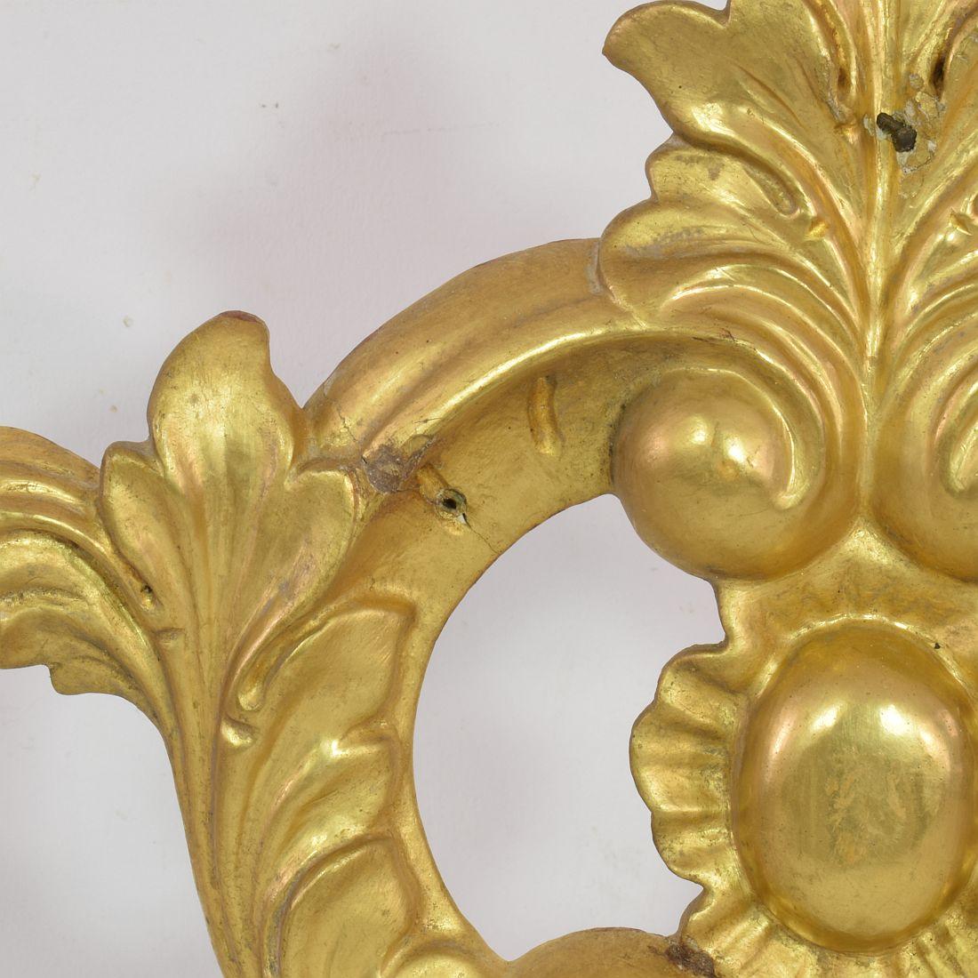 Pair of 19th Century Italian Carved Giltwood Ornaments 8