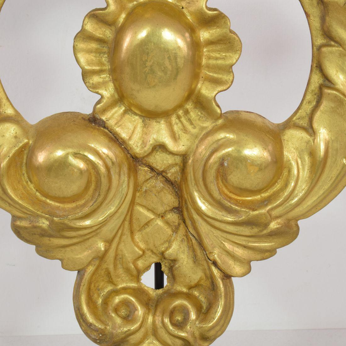 Pair of 19th Century Italian Carved Giltwood Ornaments 9
