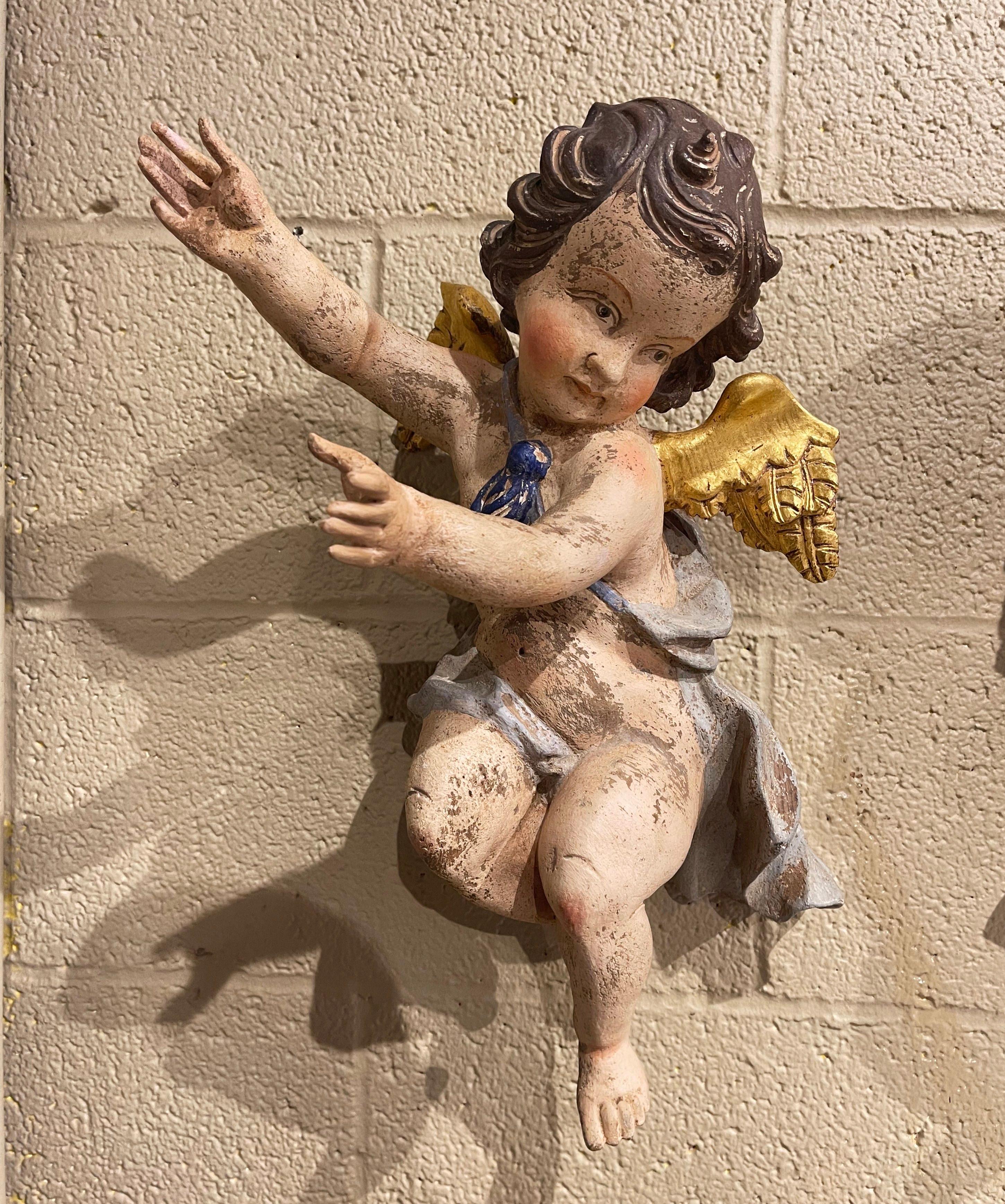 Pair of 19th Century Italian Carved Giltwood Polychrome Cherubs Sculptures In Good Condition In Dallas, TX