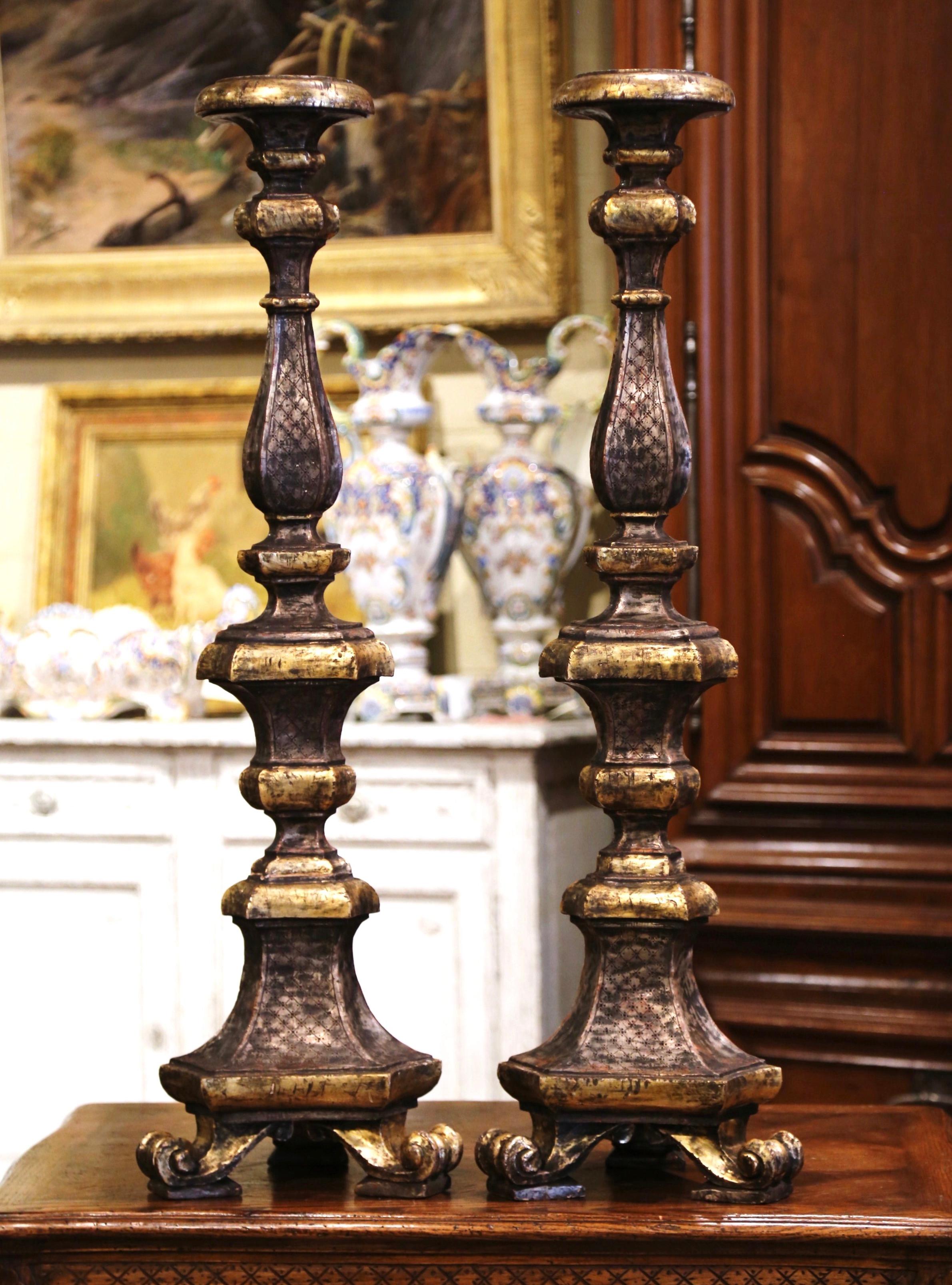 Pair of 19th Century Italian Carved Two-Tone Giltwood Cathedral Candlesticks 1