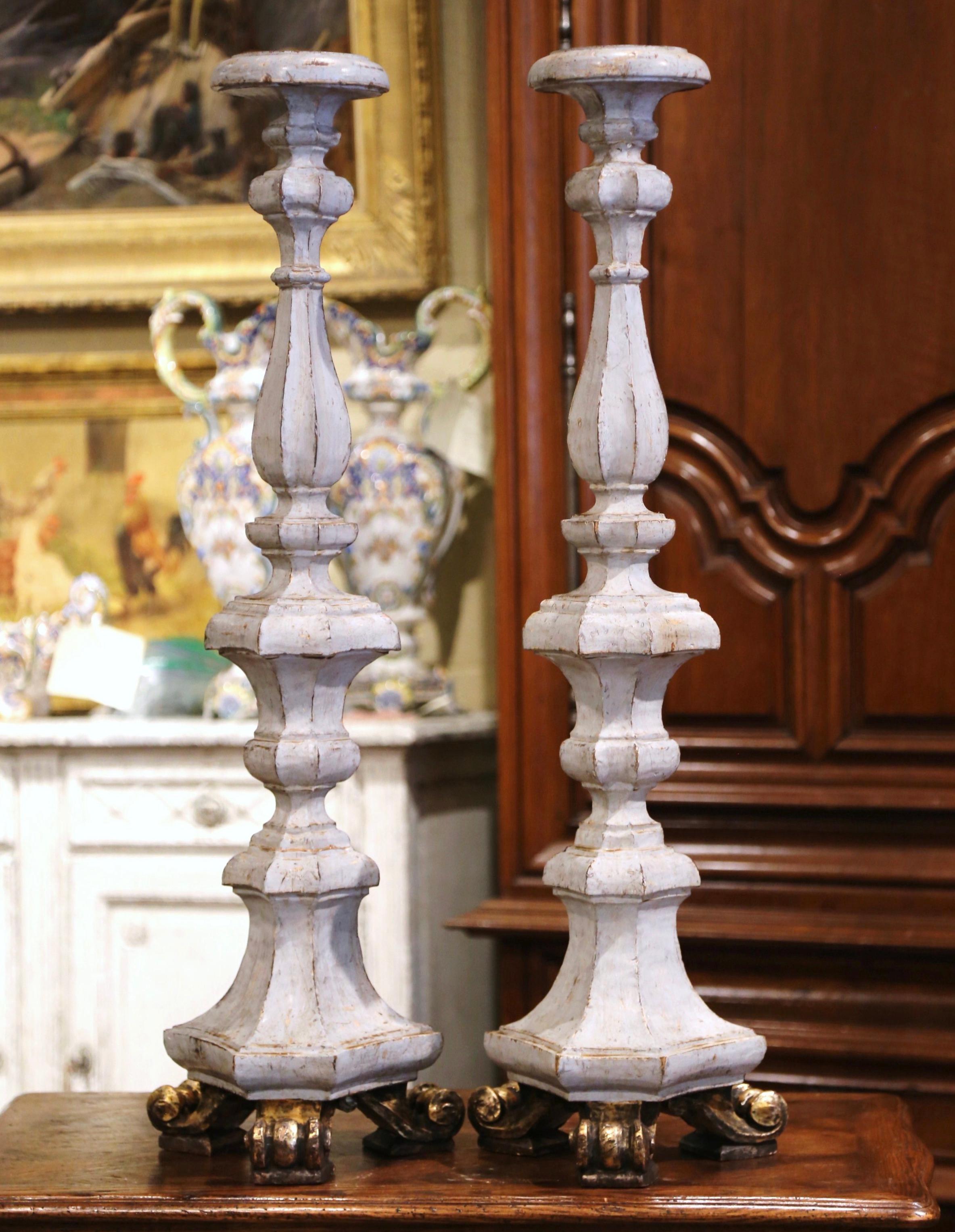 Pair of 19th Century Italian Carved Two-Tone Giltwood Cathedral Candlesticks 6