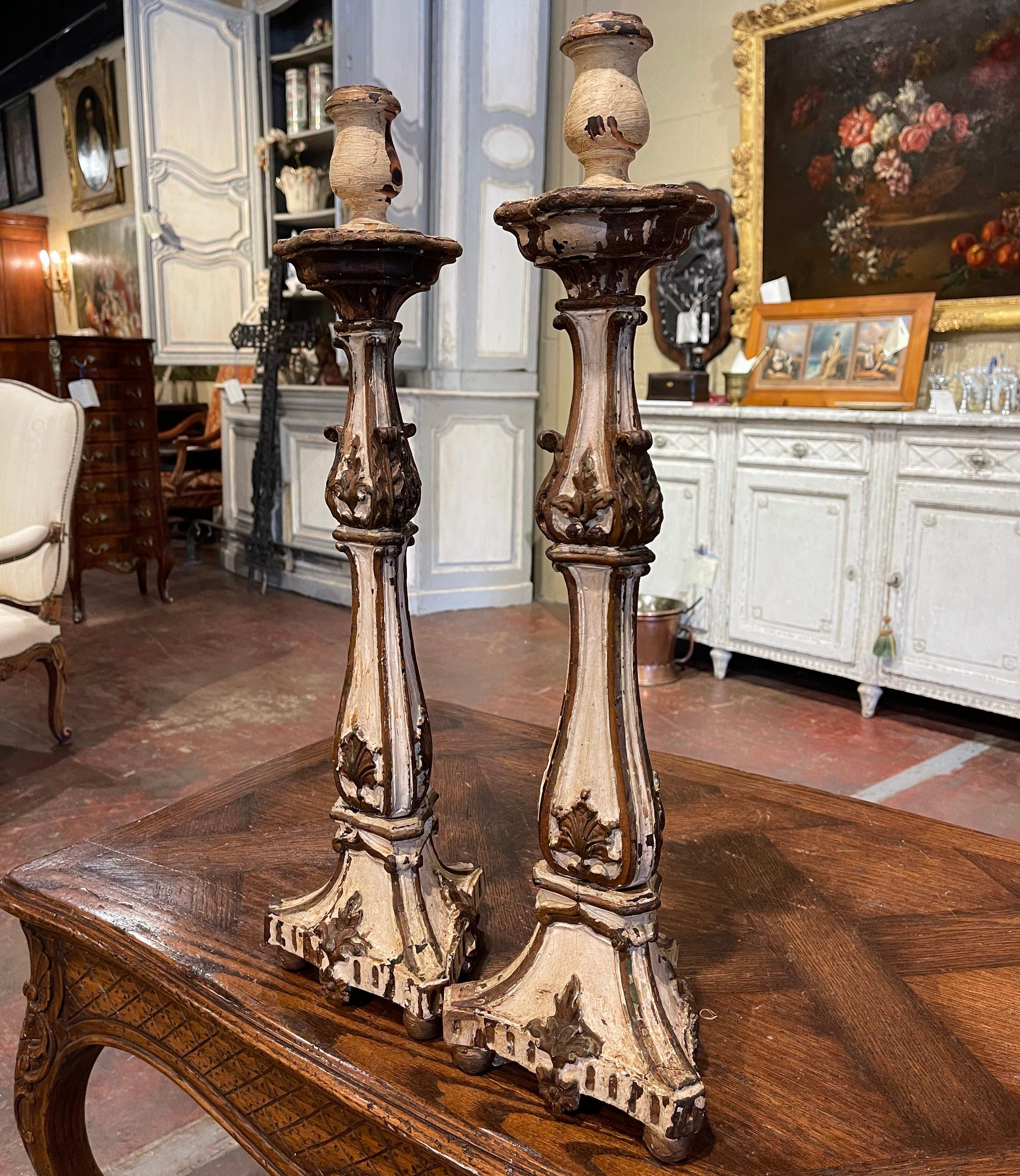 Pair of 19th Century Italian Carved Two-Tone Painted Candlesticks For Sale 2