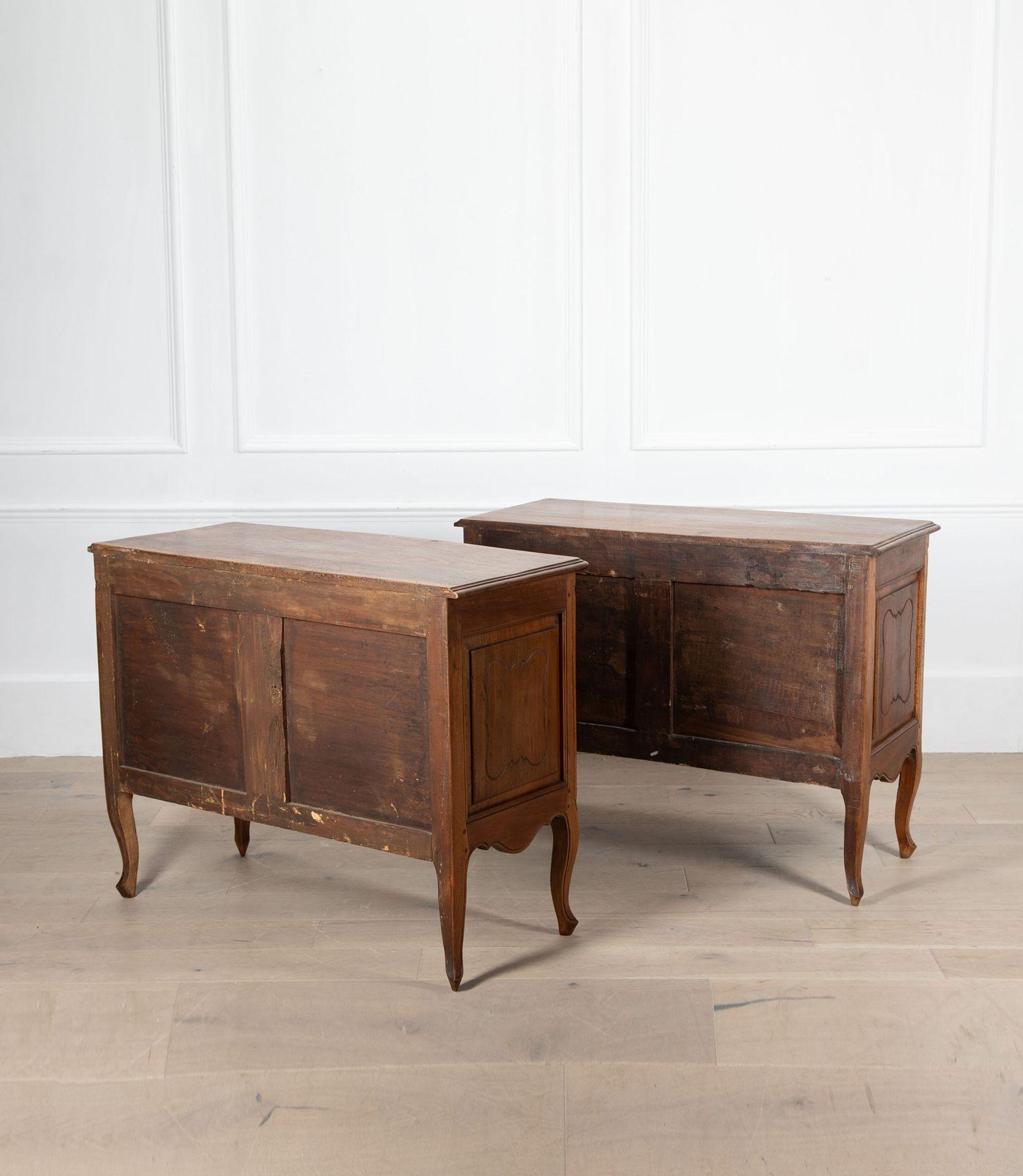 Coppia di commodes italiane del XIX secolo in vendita 4