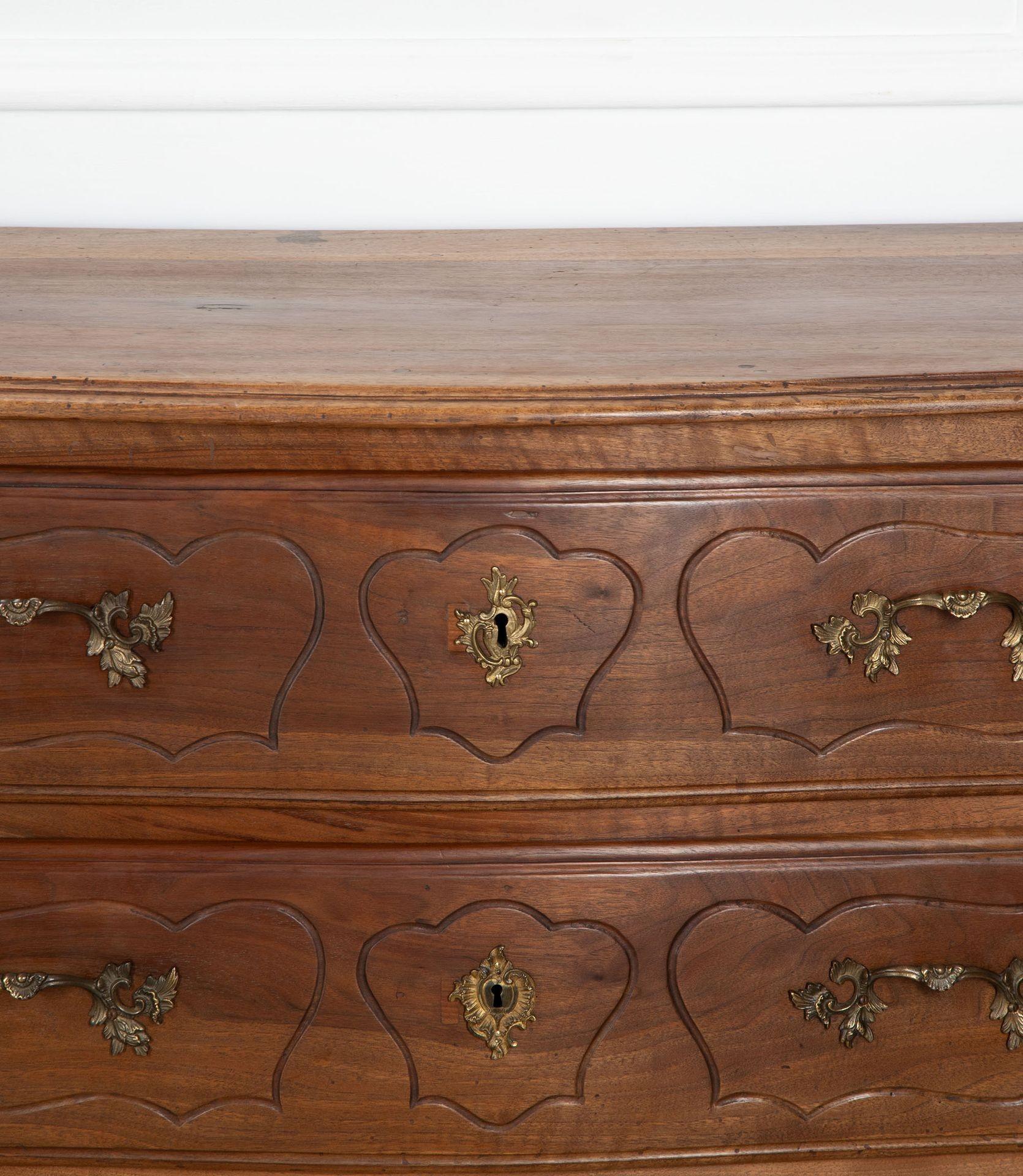 Coppia di commodes italiane del XIX secolo In condizioni buone in vendita a Gloucestershire, GB