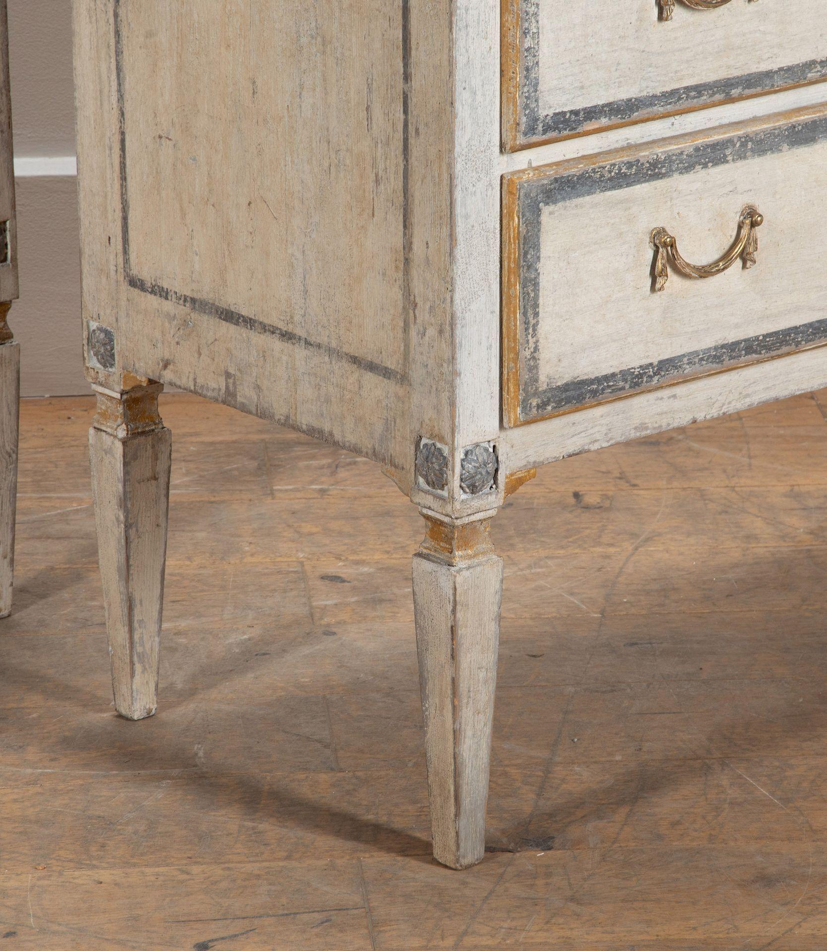 Coppia di commodes italiane del XIX secolo in vendita 3