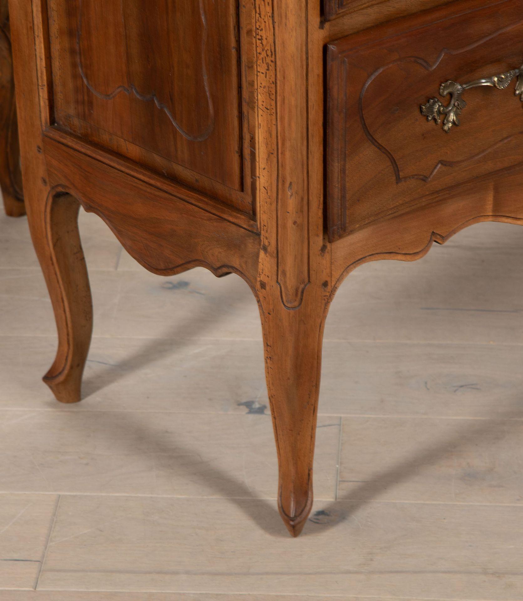 Coppia di commodes italiane del XIX secolo in vendita 2