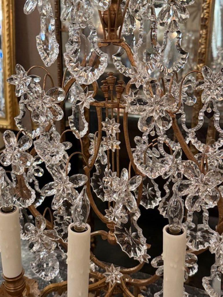 Paire de girandoles italiennes du 19ème siècle en cristal et fer doré en vente 1