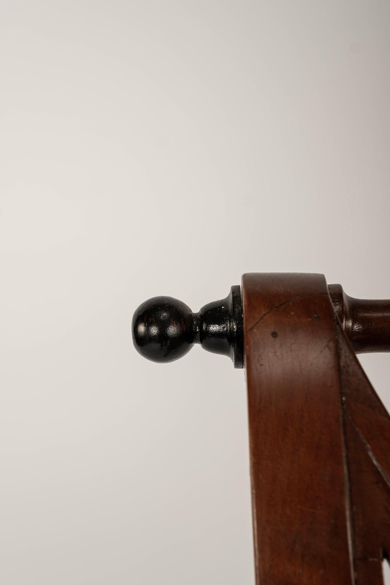 Paire de chaises d'appoint Empire italiennes du 19e siècle, deux paires disponibles en vente 5