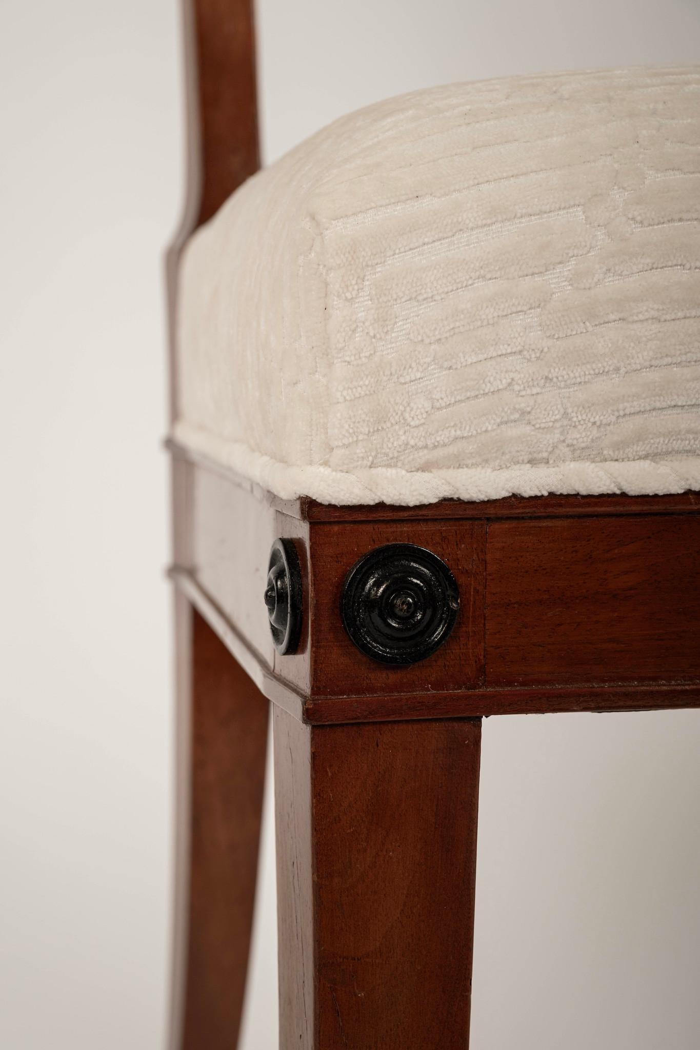 Paire de chaises d'appoint Empire italiennes du 19e siècle, deux paires disponibles en vente 8