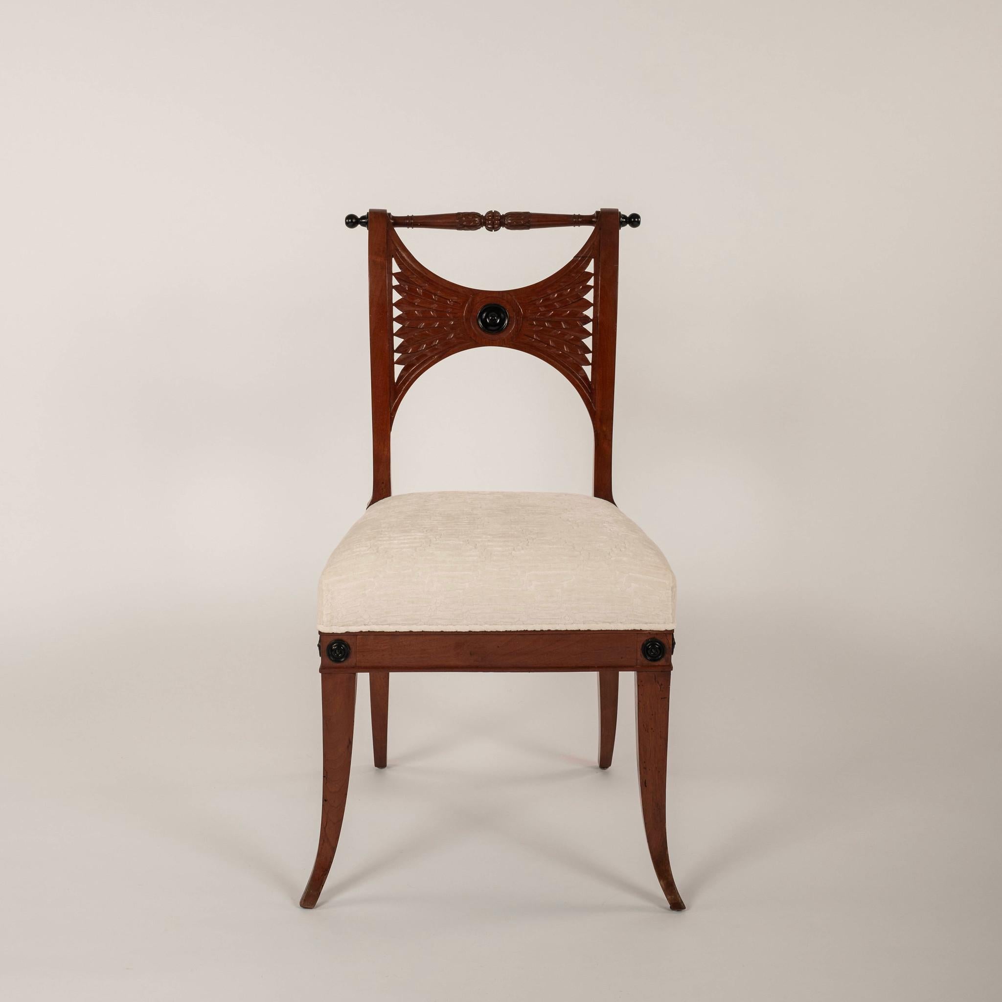 Paire de chaises d'appoint Empire italiennes du 19e siècle, deux paires disponibles Bon état - En vente à Houston, TX