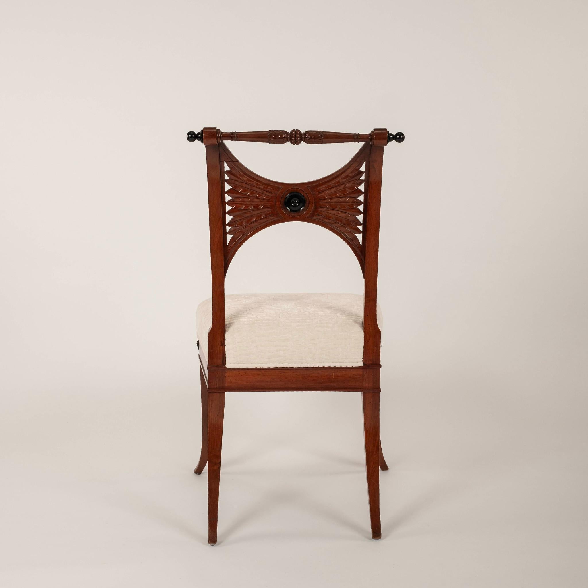 Paire de chaises d'appoint Empire italiennes du 19e siècle, deux paires disponibles en vente 1