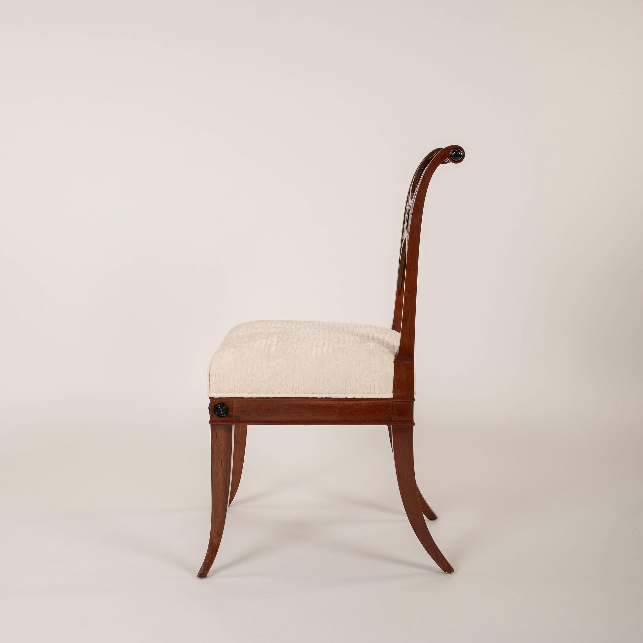 Paire de chaises d'appoint Empire italiennes du 19e siècle, deux paires disponibles en vente 2