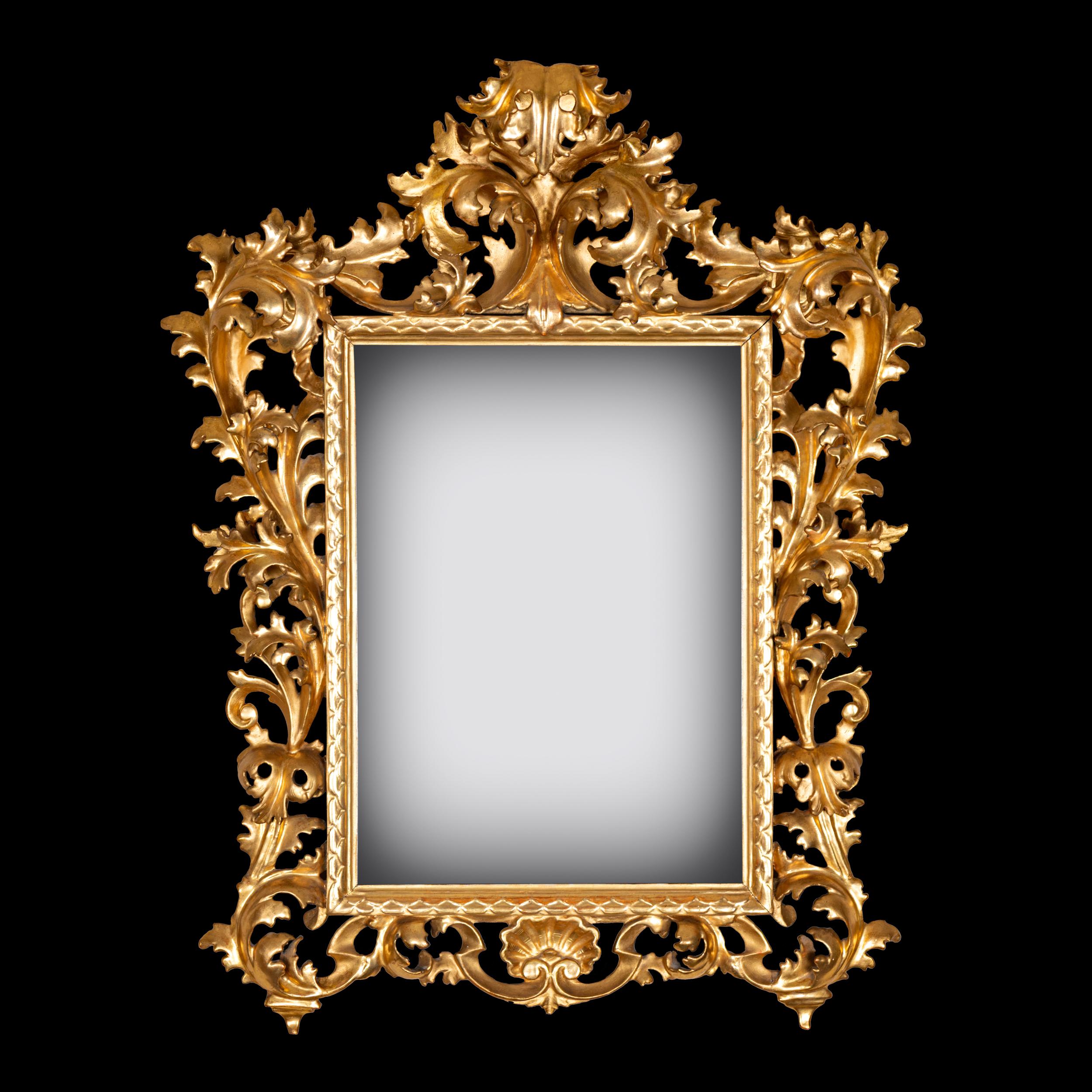 italien Paire de miroirs en bois doré Florentine, Italie, 19e siècle en vente