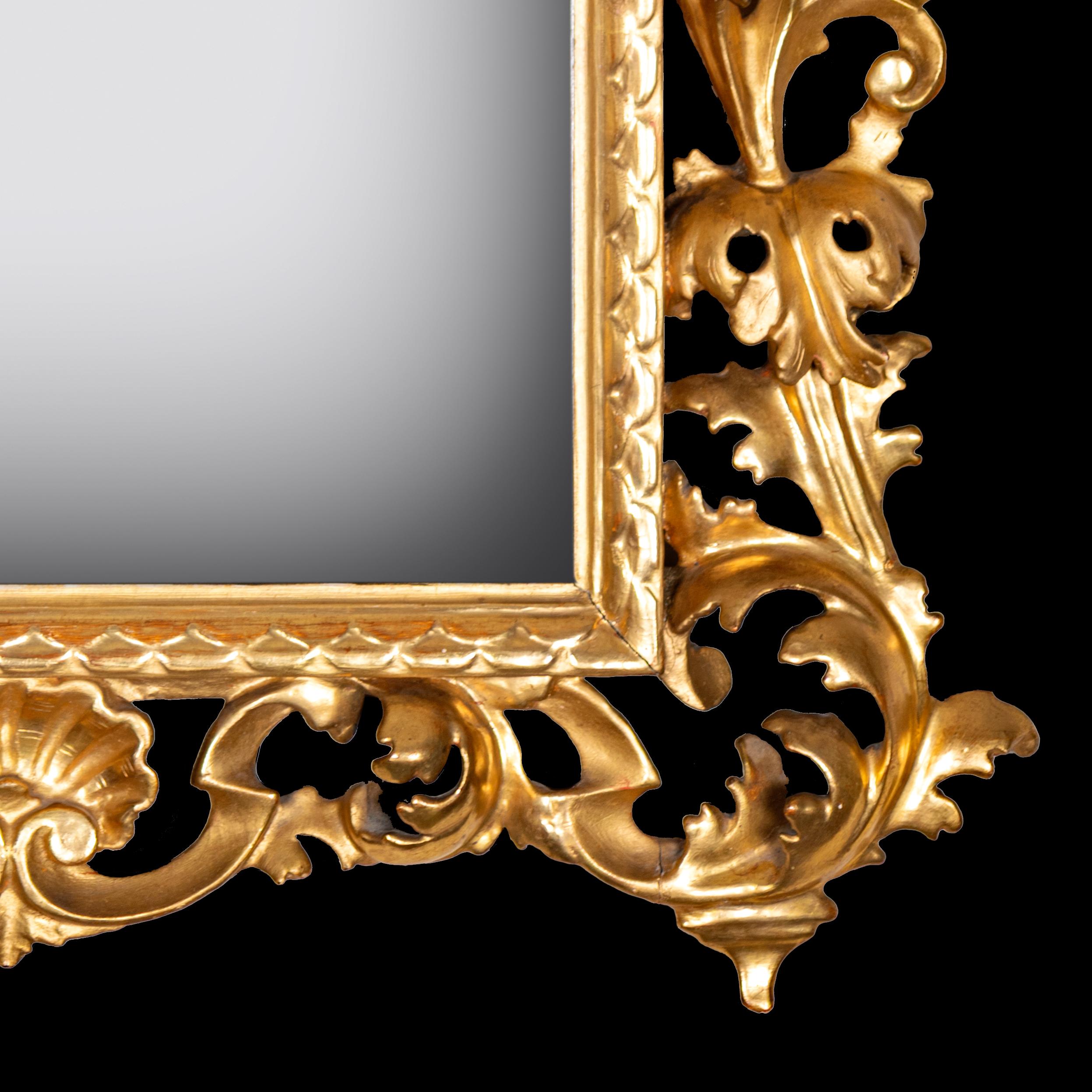 Bois doré Paire de miroirs en bois doré Florentine, Italie, 19e siècle en vente