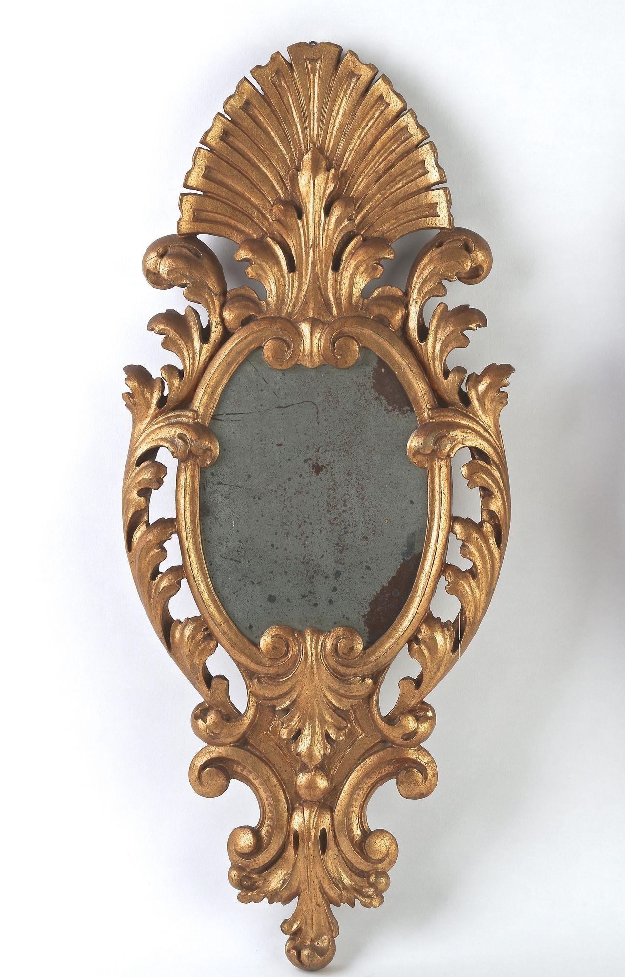 Pair Of 19th Century Italian Gilt Wall Mirrors, Handcarved - IT ca. 1850 Renacimiento rococó en venta