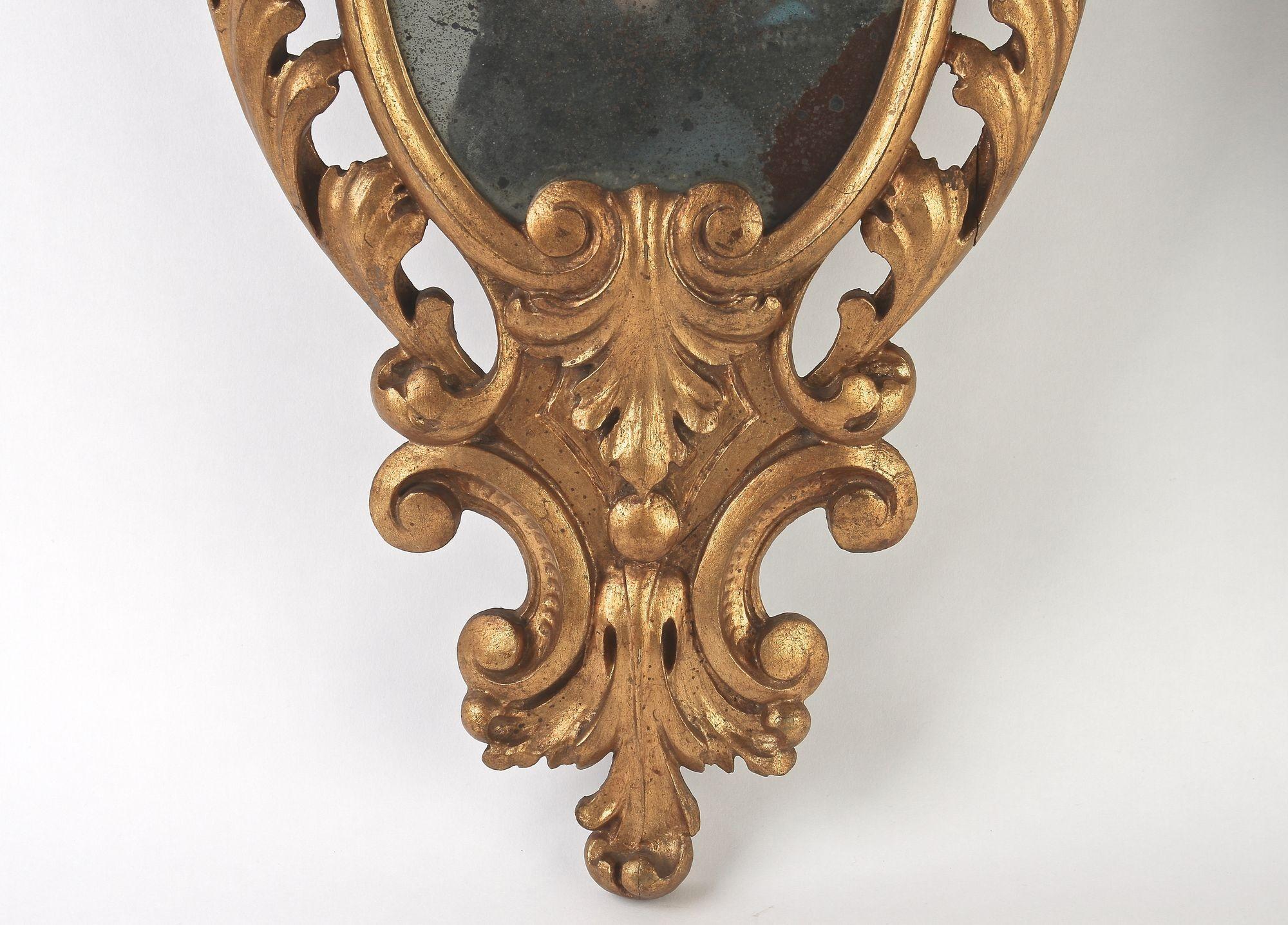 Pair Of 19th Century Italian Gilt Wall Mirrors, Handcarved - IT ca. 1850 Dorado en venta