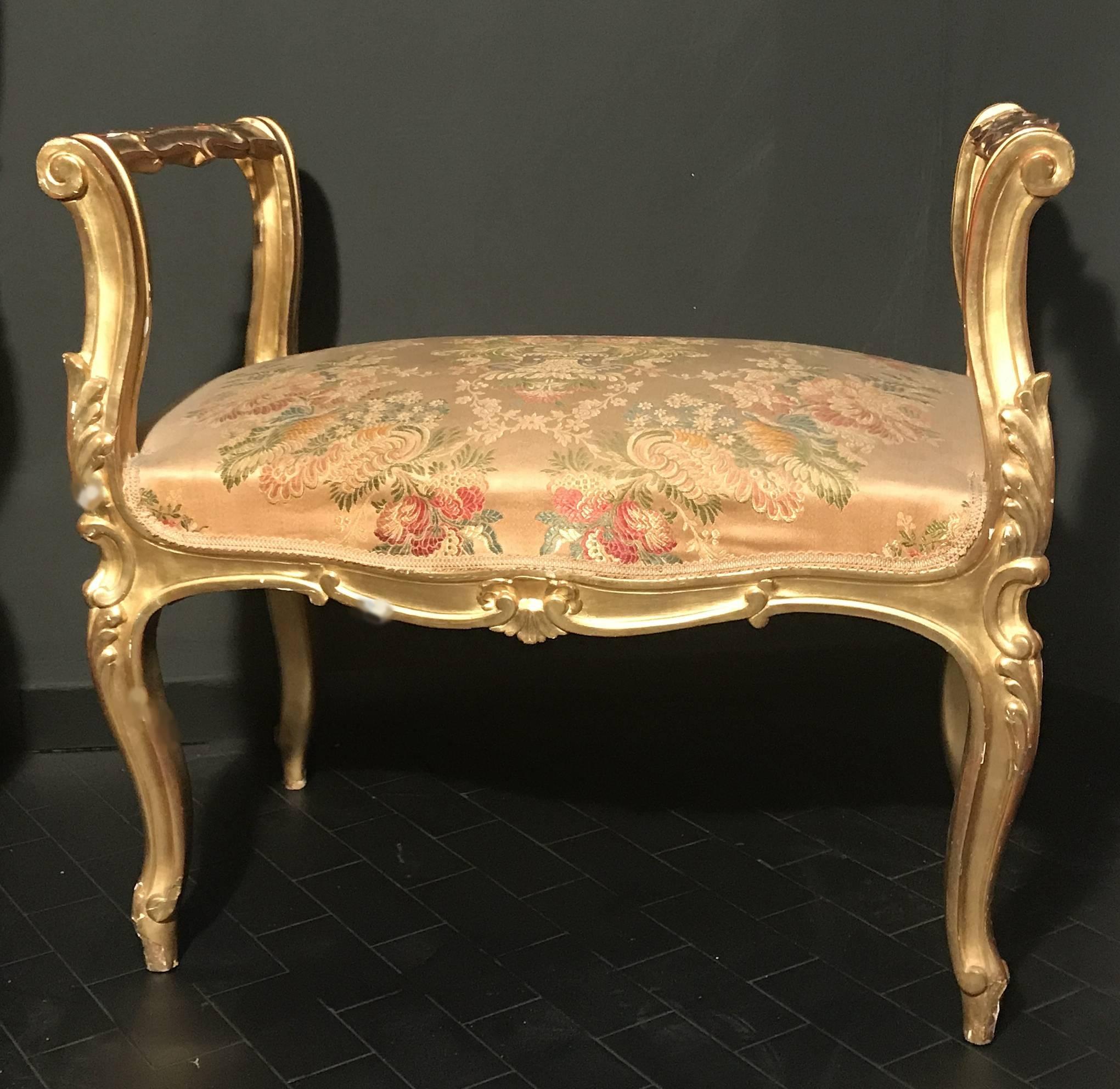 Louis XV Pair of 19th Century Italian Gilt-Wood  Window Benches or Settees For Sale