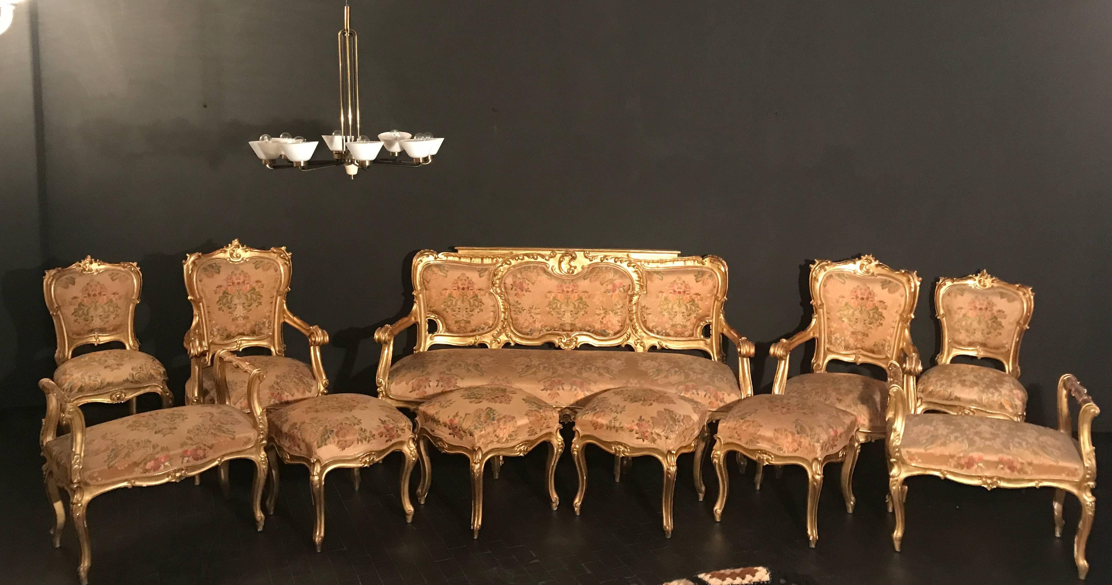 Pair of 19th Century Italian Gilt-Wood  Window Benches or Settees For Sale 3