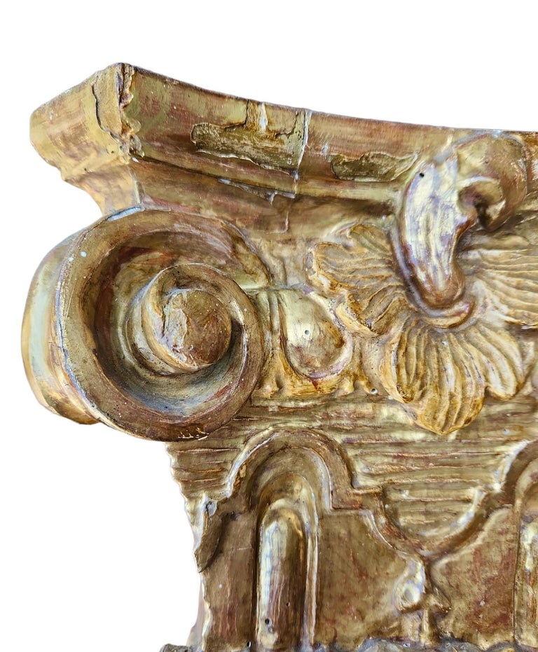 Pair of 19th Century Italian Giltwood Appliques For Sale at 1stDibs