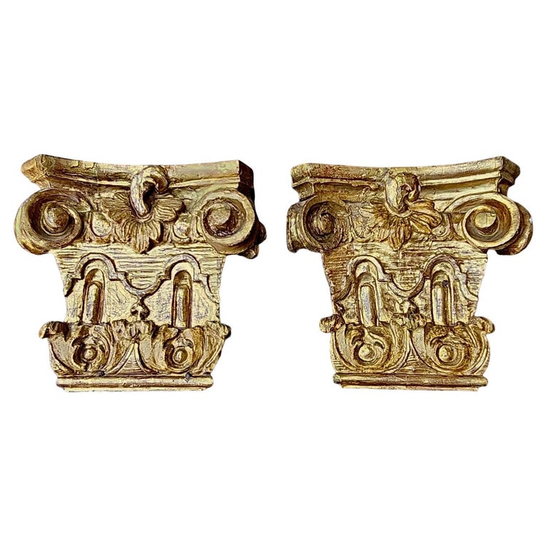 Pair of 19th Century Italian Giltwood Appliques For Sale at 1stDibs